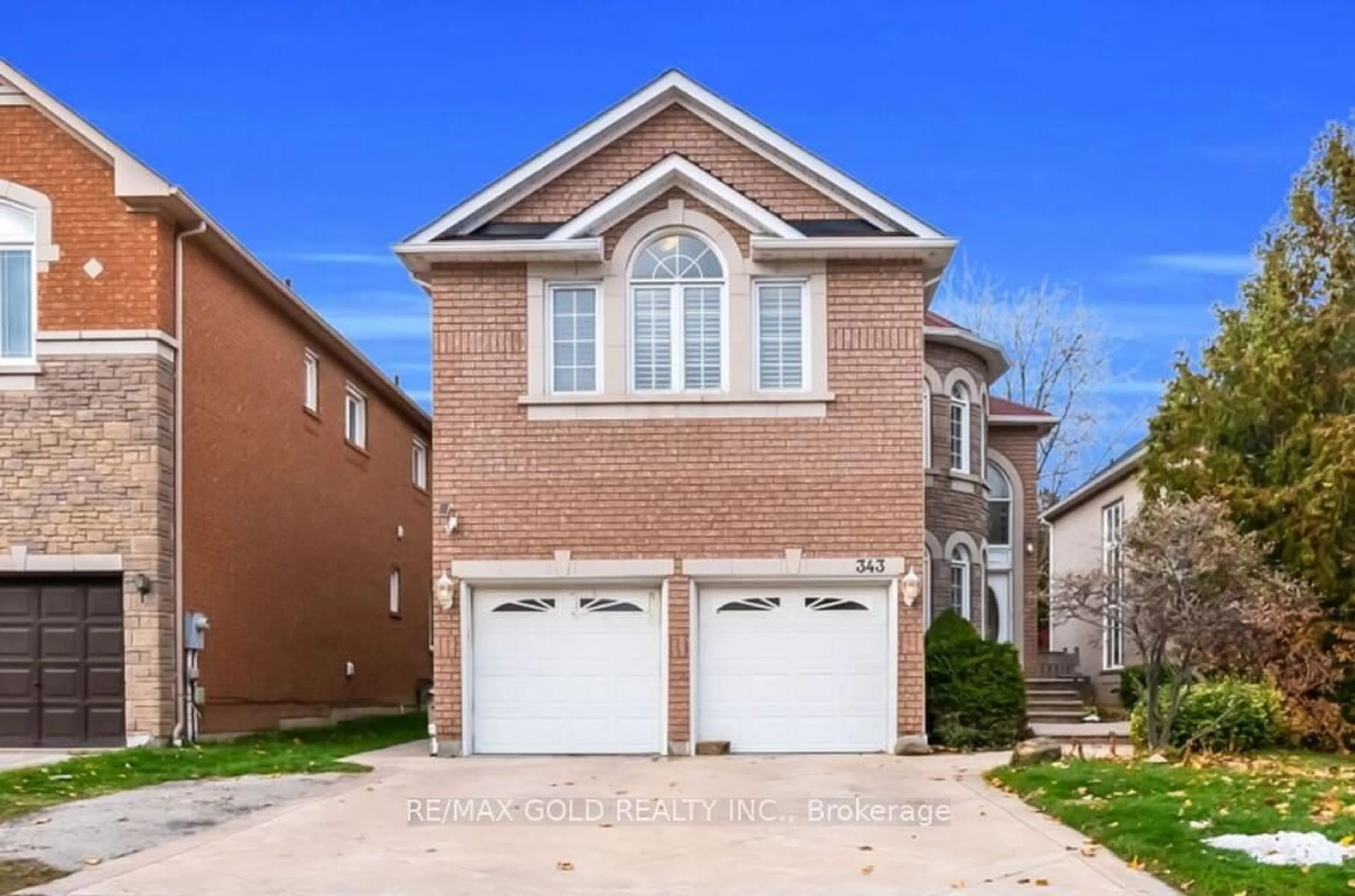 Home with brick exterior material, street for 343 Bristol Rd, Mississauga Ontario L4Z 3V6