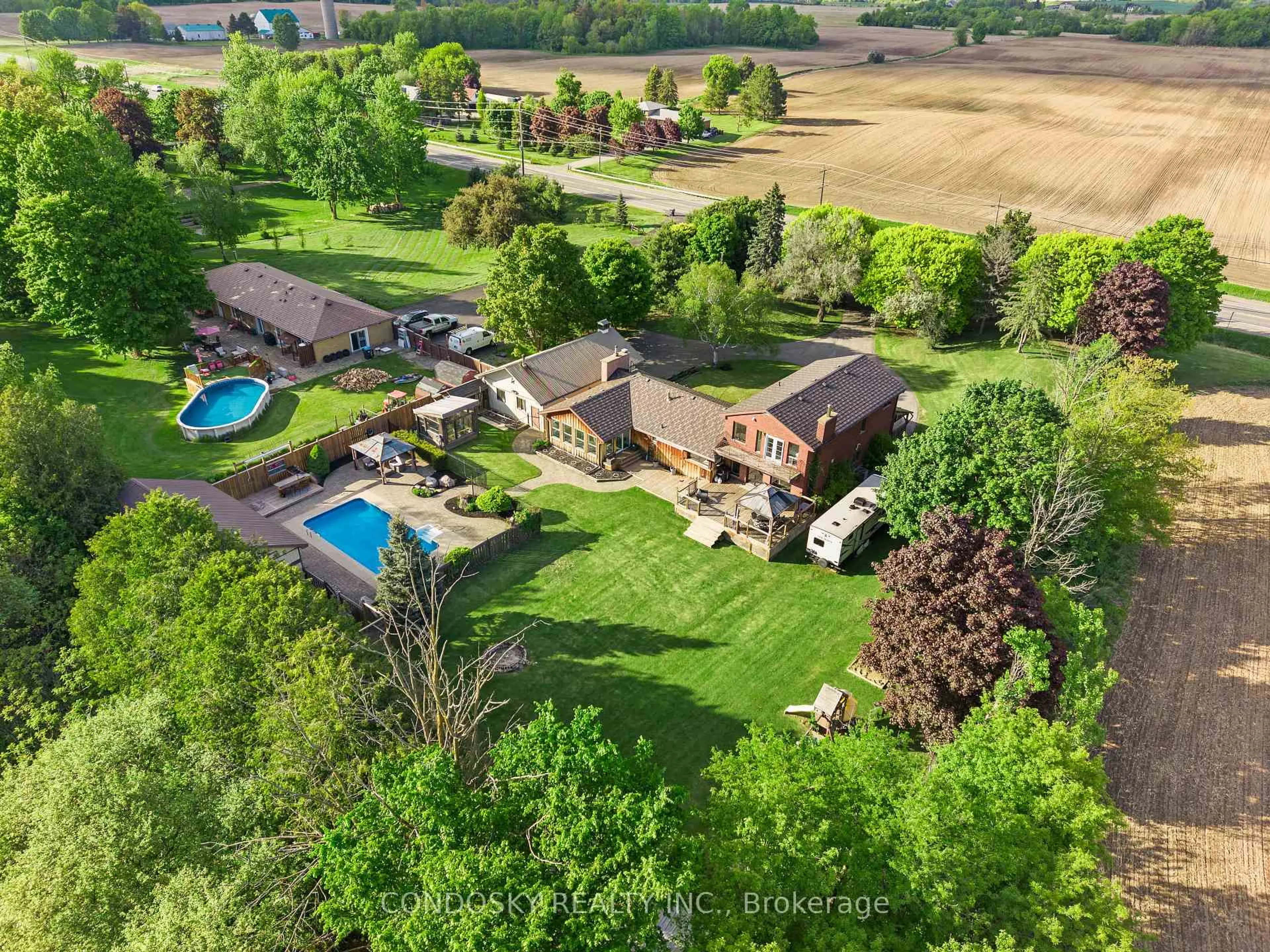 A pic from outside/outdoor area/front of a property/back of a property/a pic from drone, unknown for 14766 Highway 50 Ave, Caledon Ontario L7E 3E3