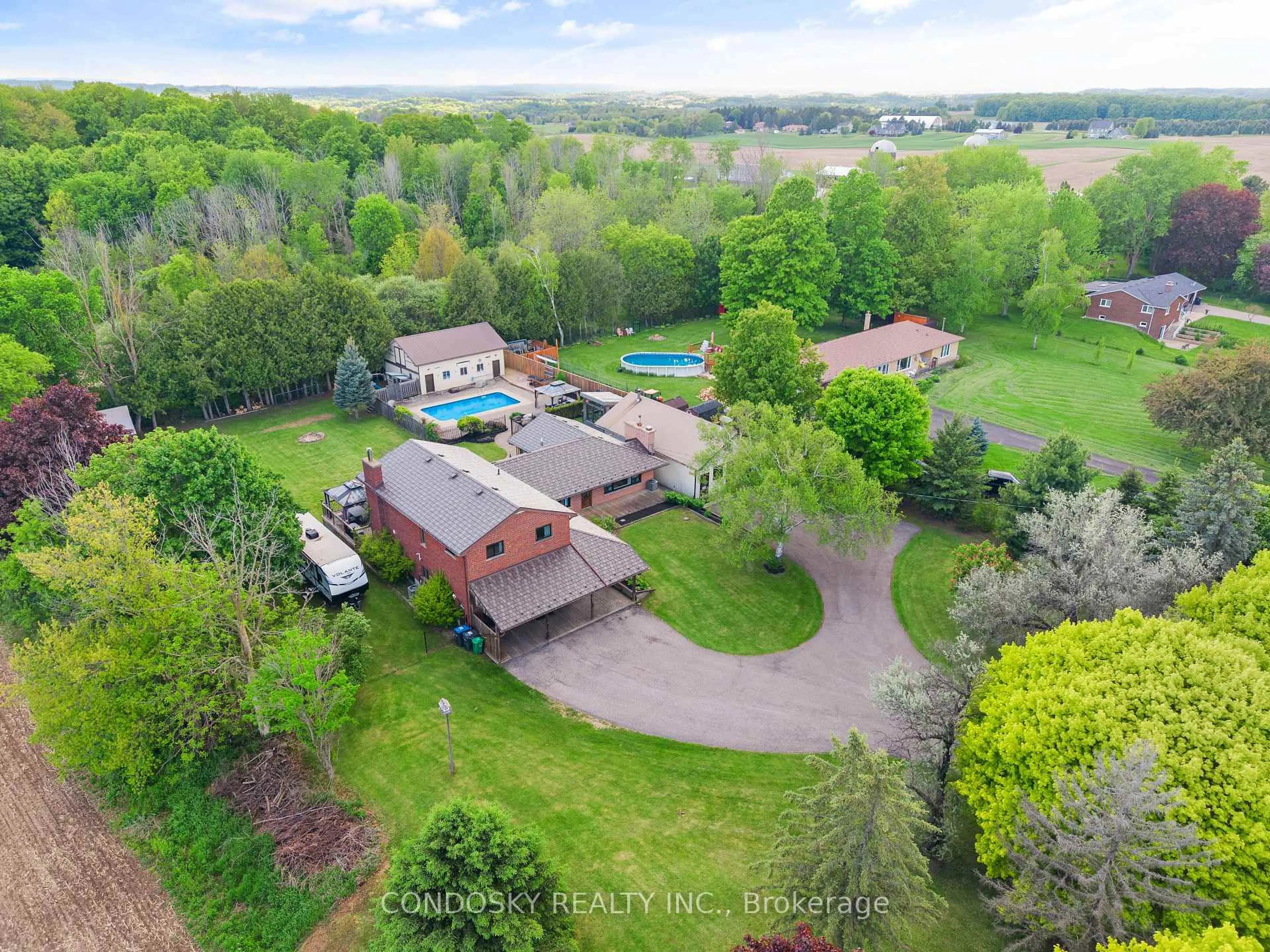 A pic from outside/outdoor area/front of a property/back of a property/a pic from drone, unknown for 14766 Highway 50 Ave, Caledon Ontario L7E 3E3