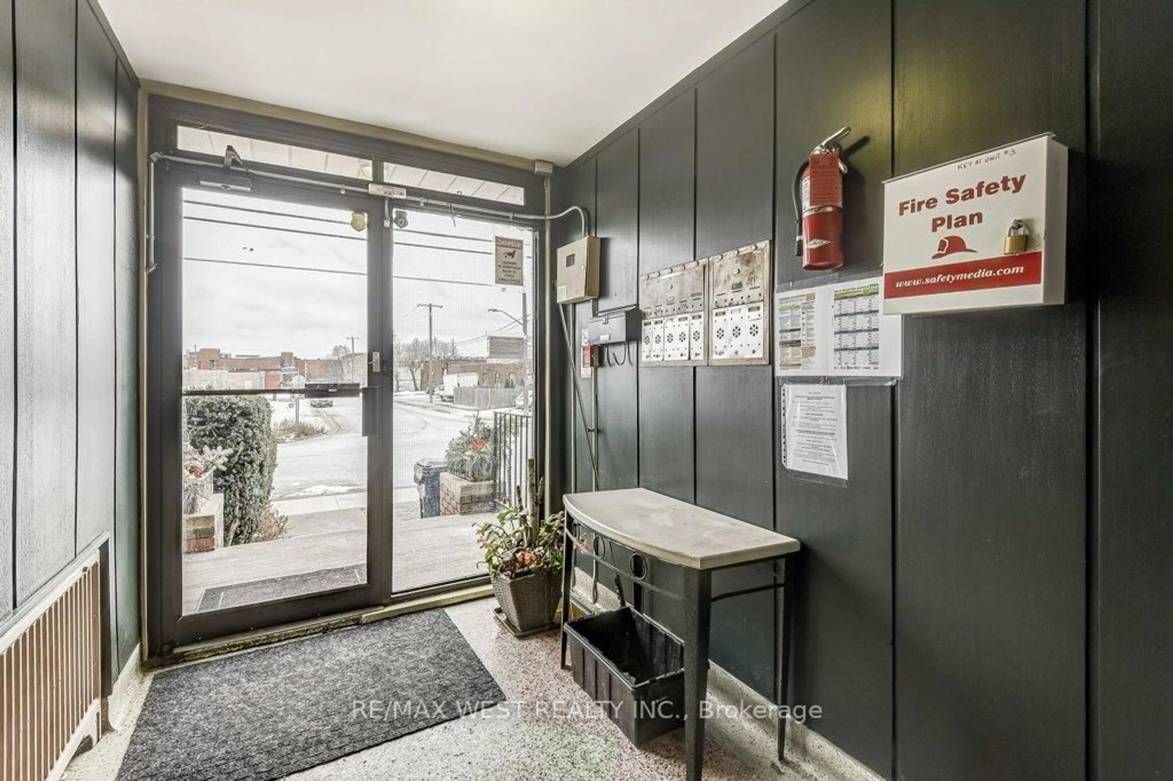 Indoor foyer for 136 Portland St, Toronto Ontario M8Y 1B2