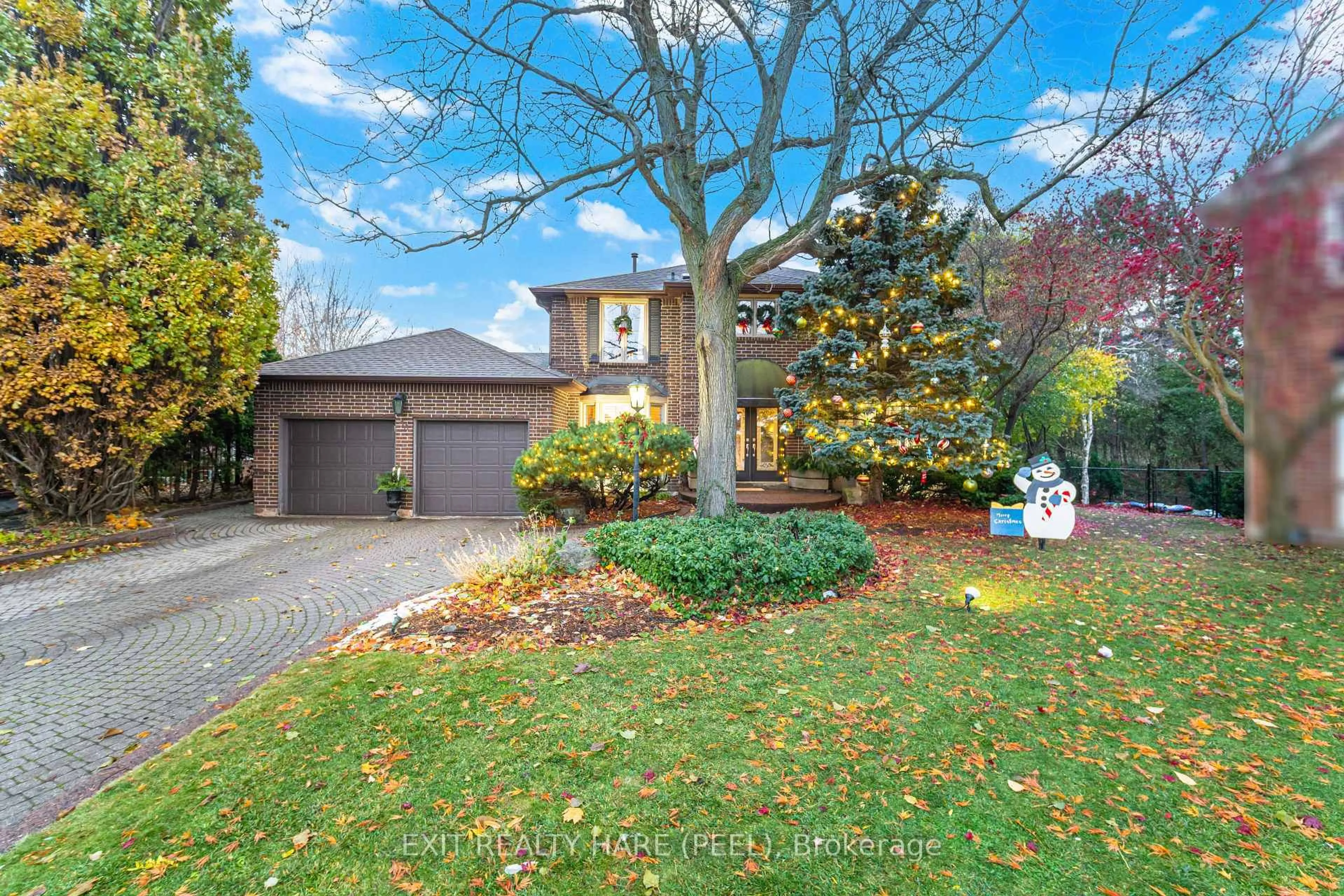 A pic from outside/outdoor area/front of a property/back of a property/a pic from drone, street for 58 Esker Dr, Brampton Ontario L6Z 3C9