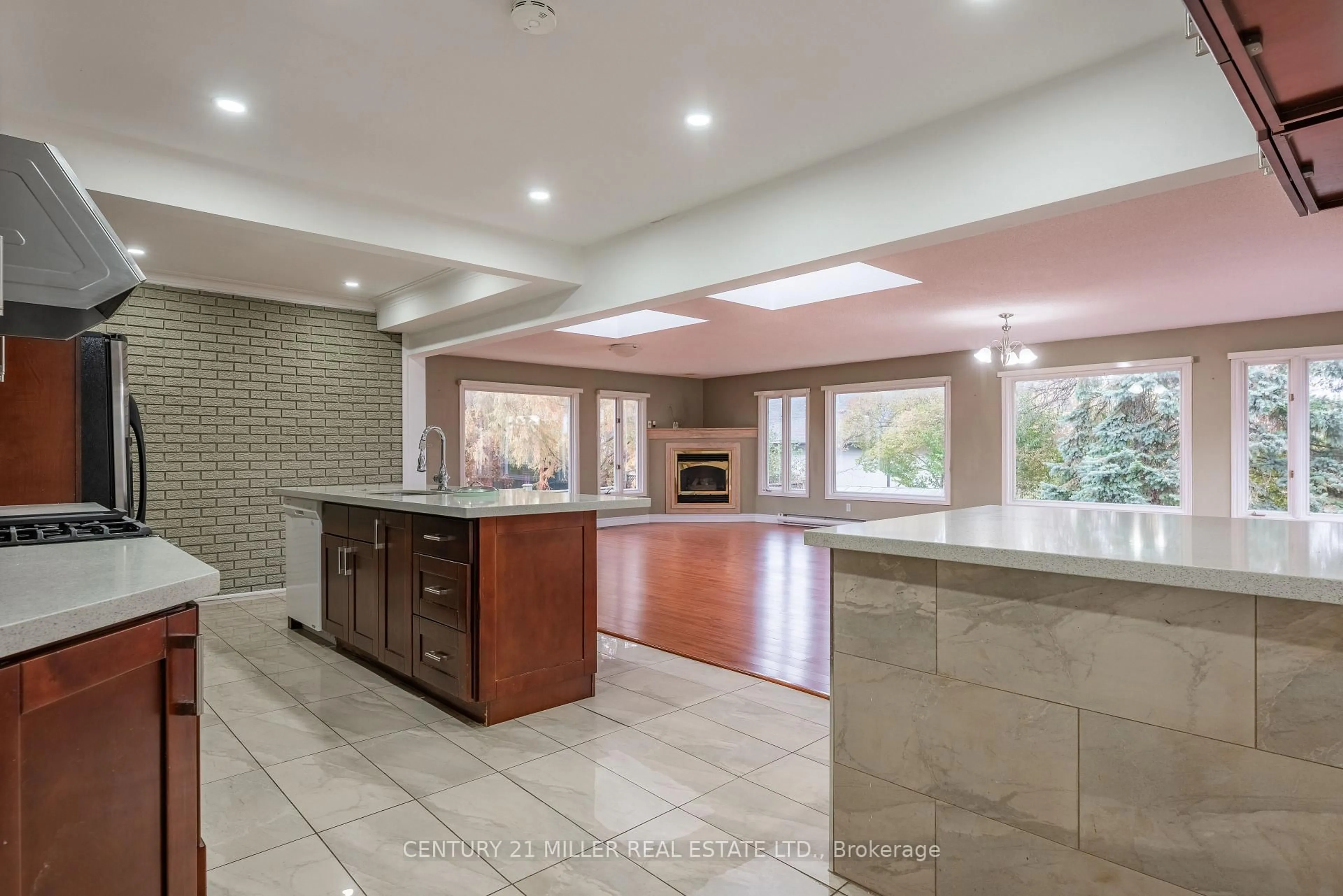 Open concept kitchen, ceramic/tile floor for 1242 Rebecca St, Oakville Ontario L6L 1Z2