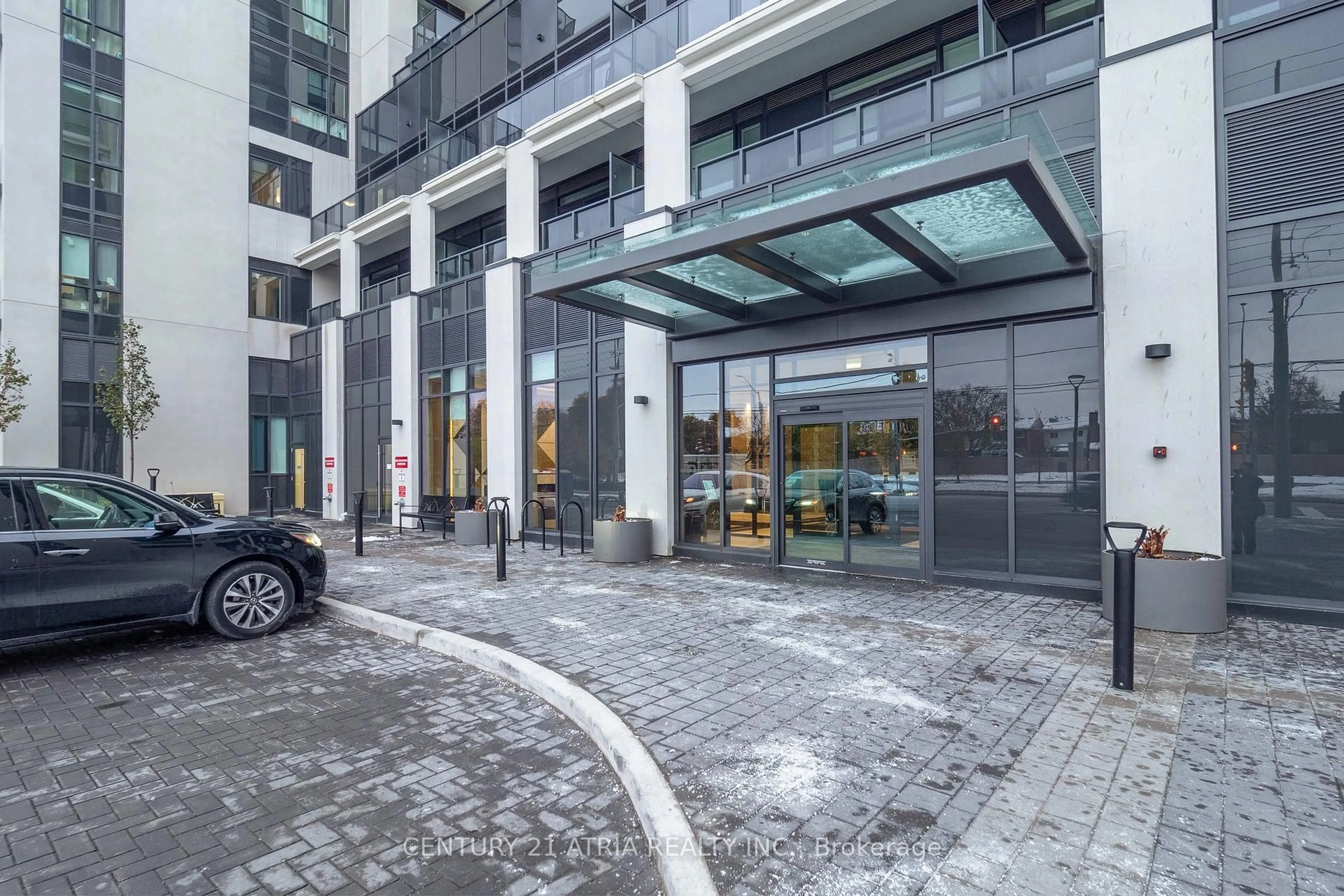 Indoor foyer for 202 Burnhamthorpe Rd #1209W, Mississauga Ontario L5A 0B2