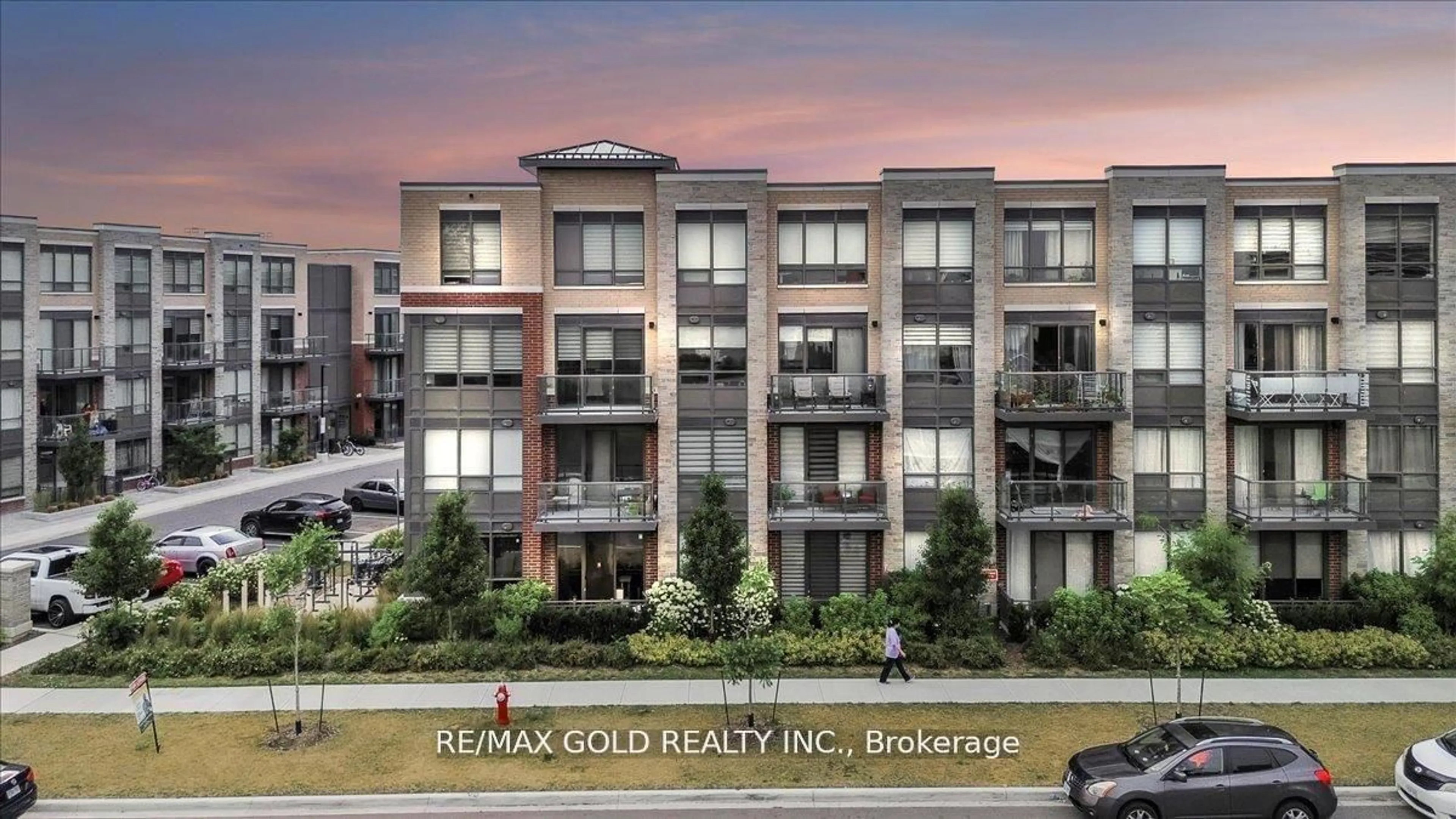 A pic from outside/outdoor area/front of a property/back of a property/a pic from drone, building for 95 Attmar Dr #307, Brampton Ontario L6P 0Y6