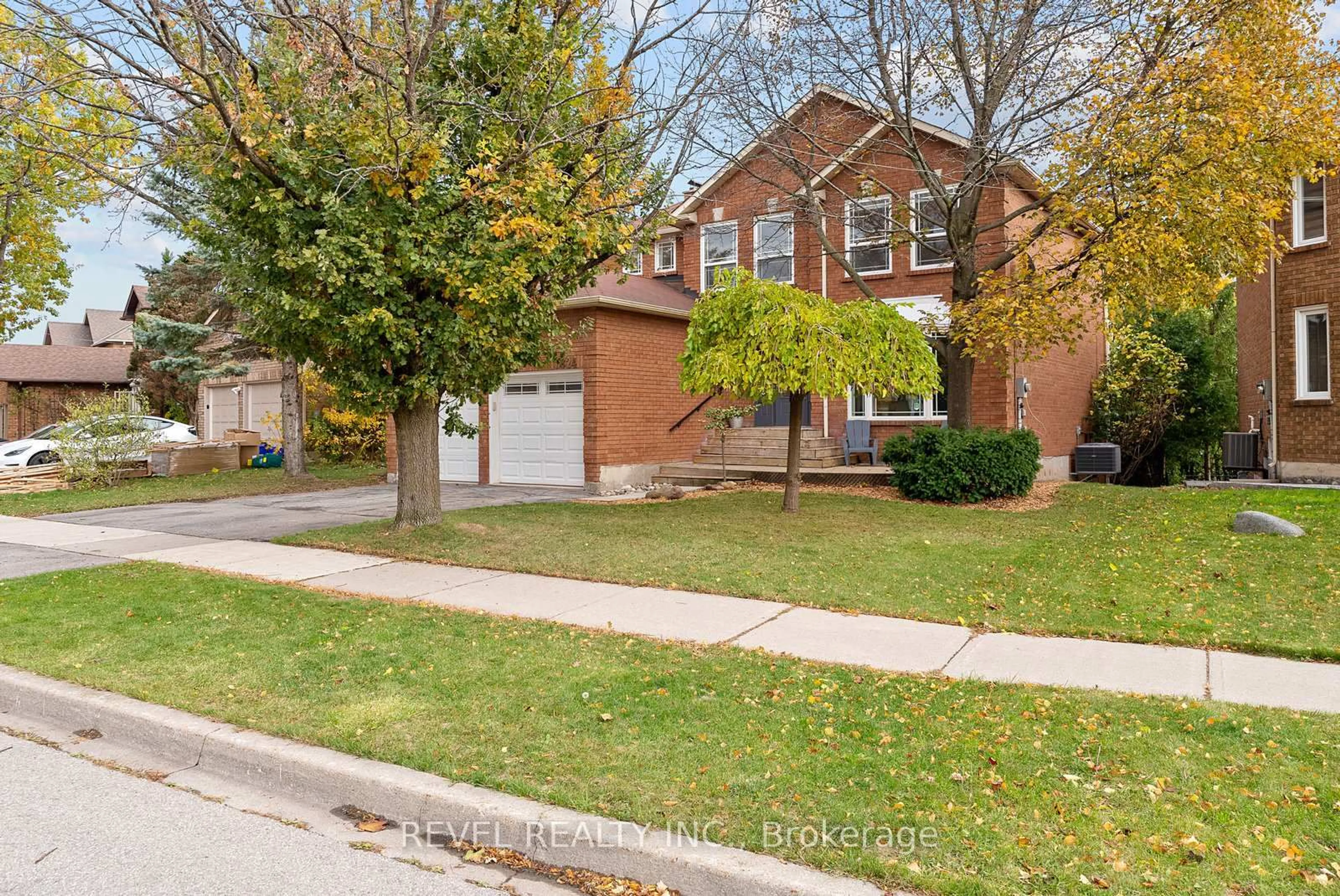 Home with brick exterior material, street for 2824 Huntingdon Tr, Oakville Ontario L6J 6Y4
