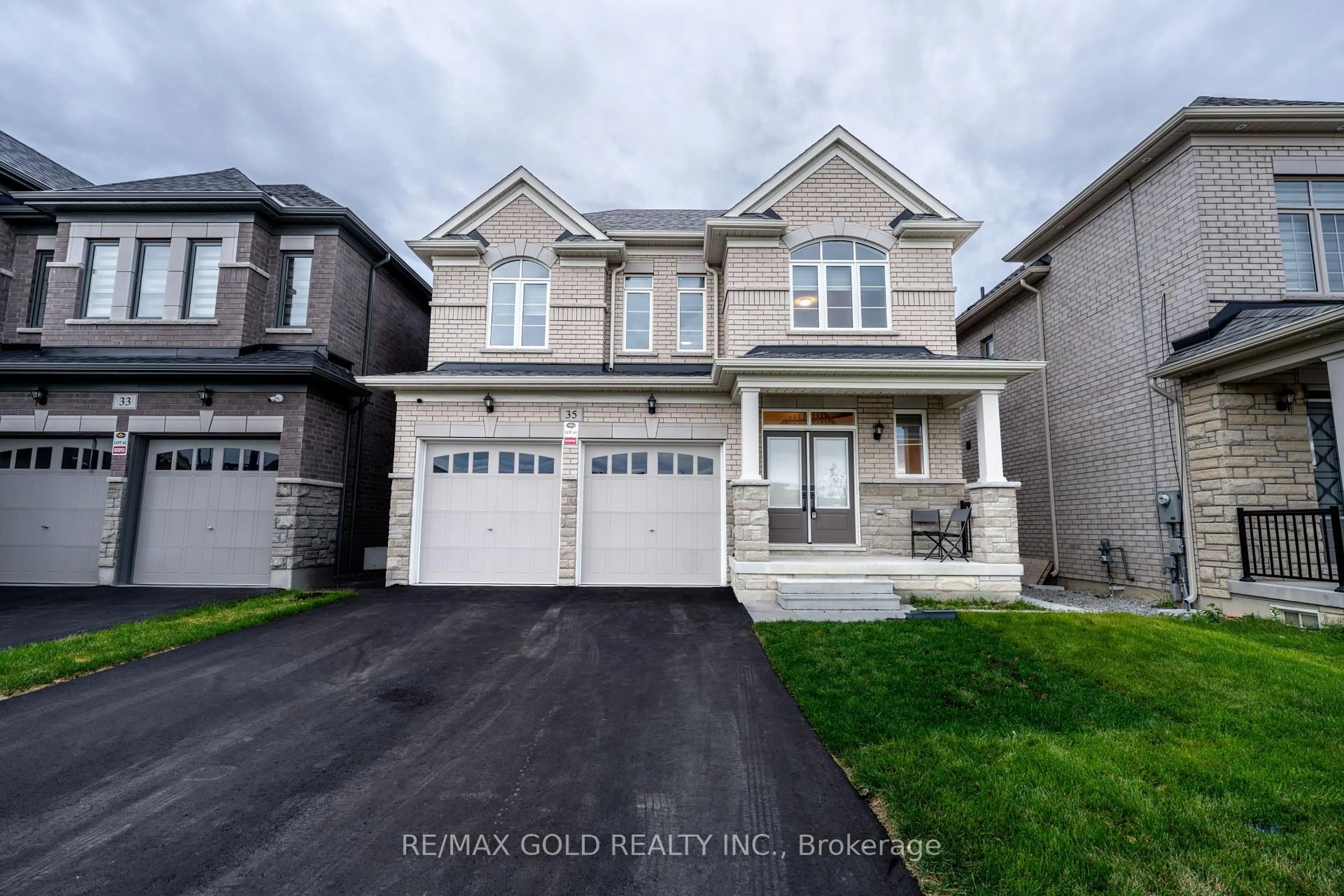 Unknown for 35 Academy Dr, Brampton Ontario L6P 3C9