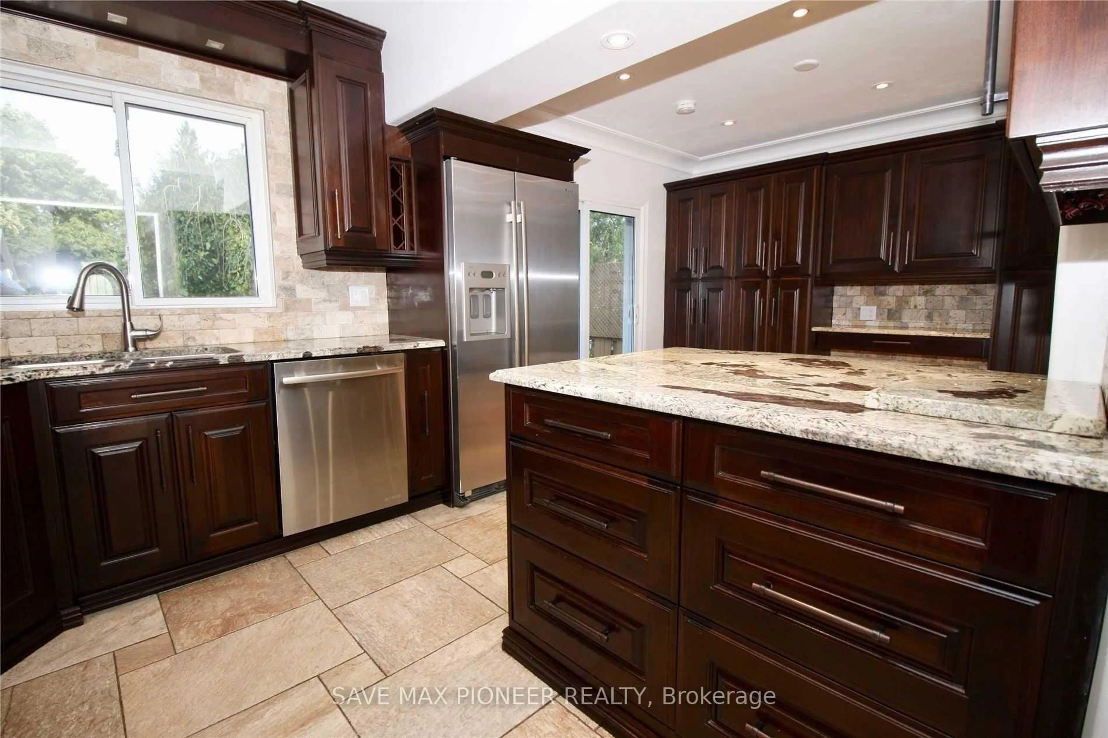 Open concept kitchen, ceramic/tile floor for 5 Parkview Blvd, Halton Hills Ontario L7G 2Y2