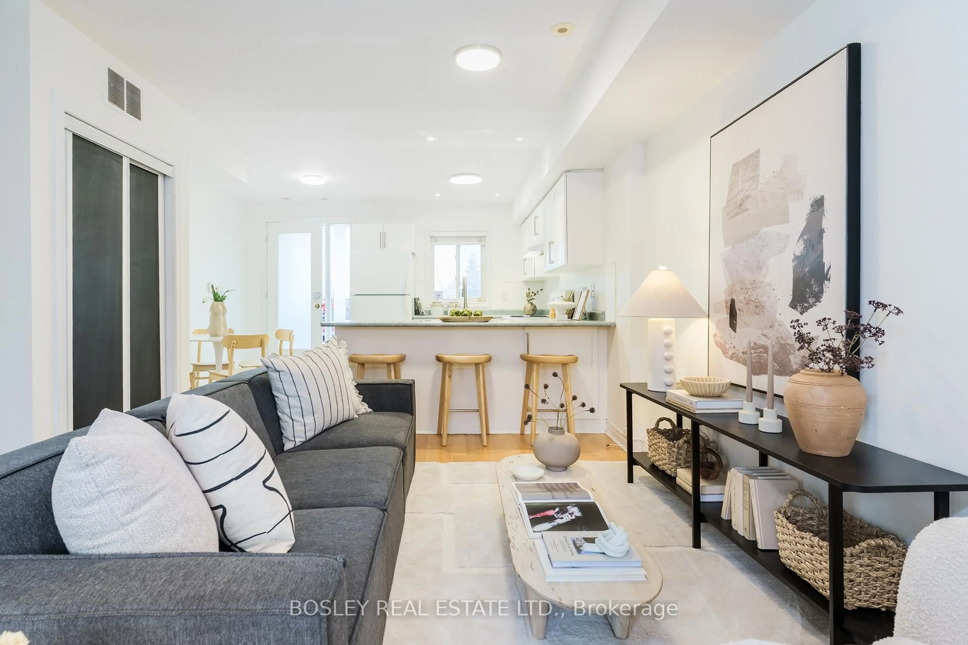 Living room with furniture, unknown for 212 WILTSHIRE Ave, Toronto Ontario M6N 5G2