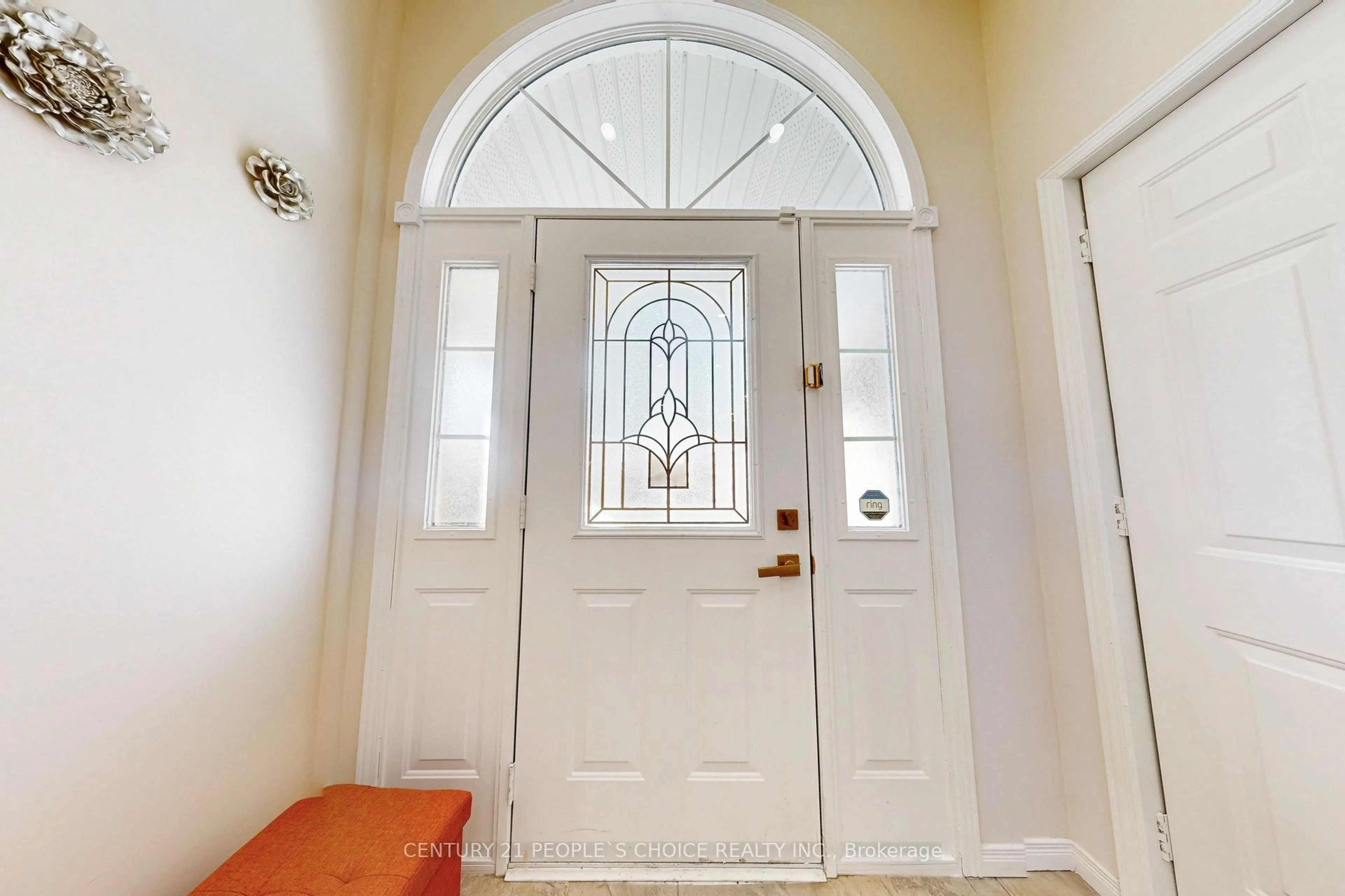 Indoor entryway for 19 Mckitrick Dr, Orangeville Ontario L9W 5C2