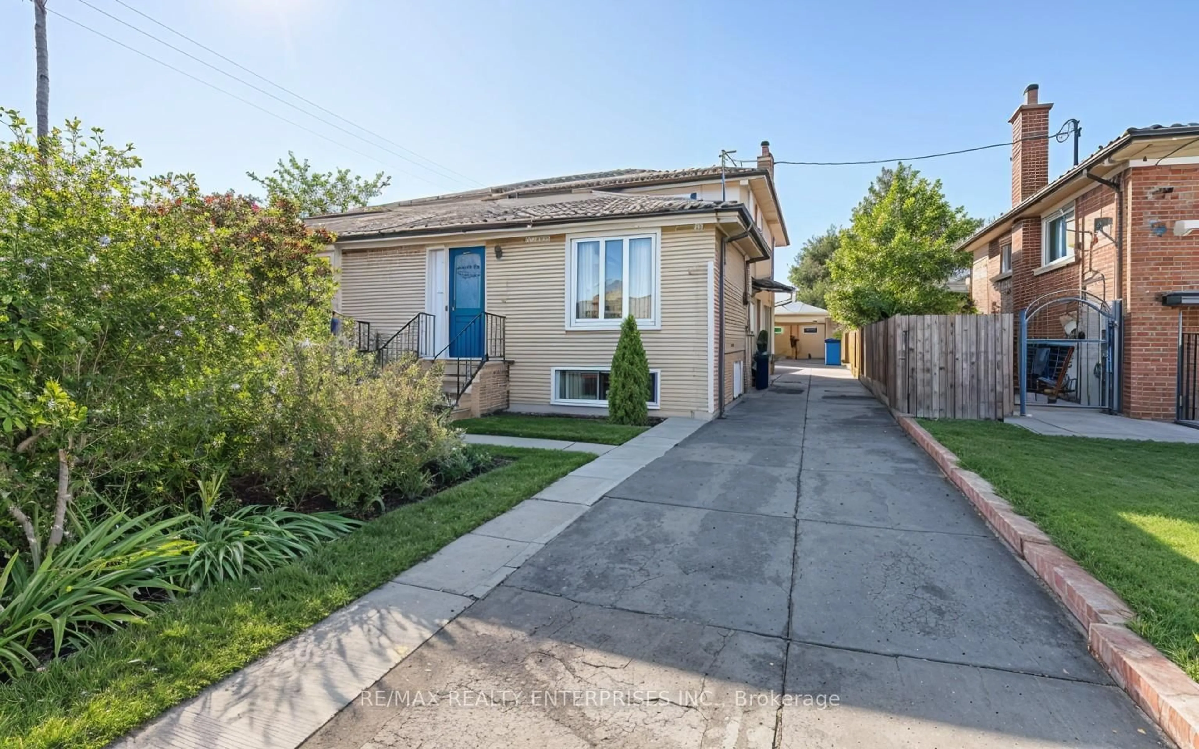 Unknown for 79 Watney Cres, Toronto Ontario M3L 2E1