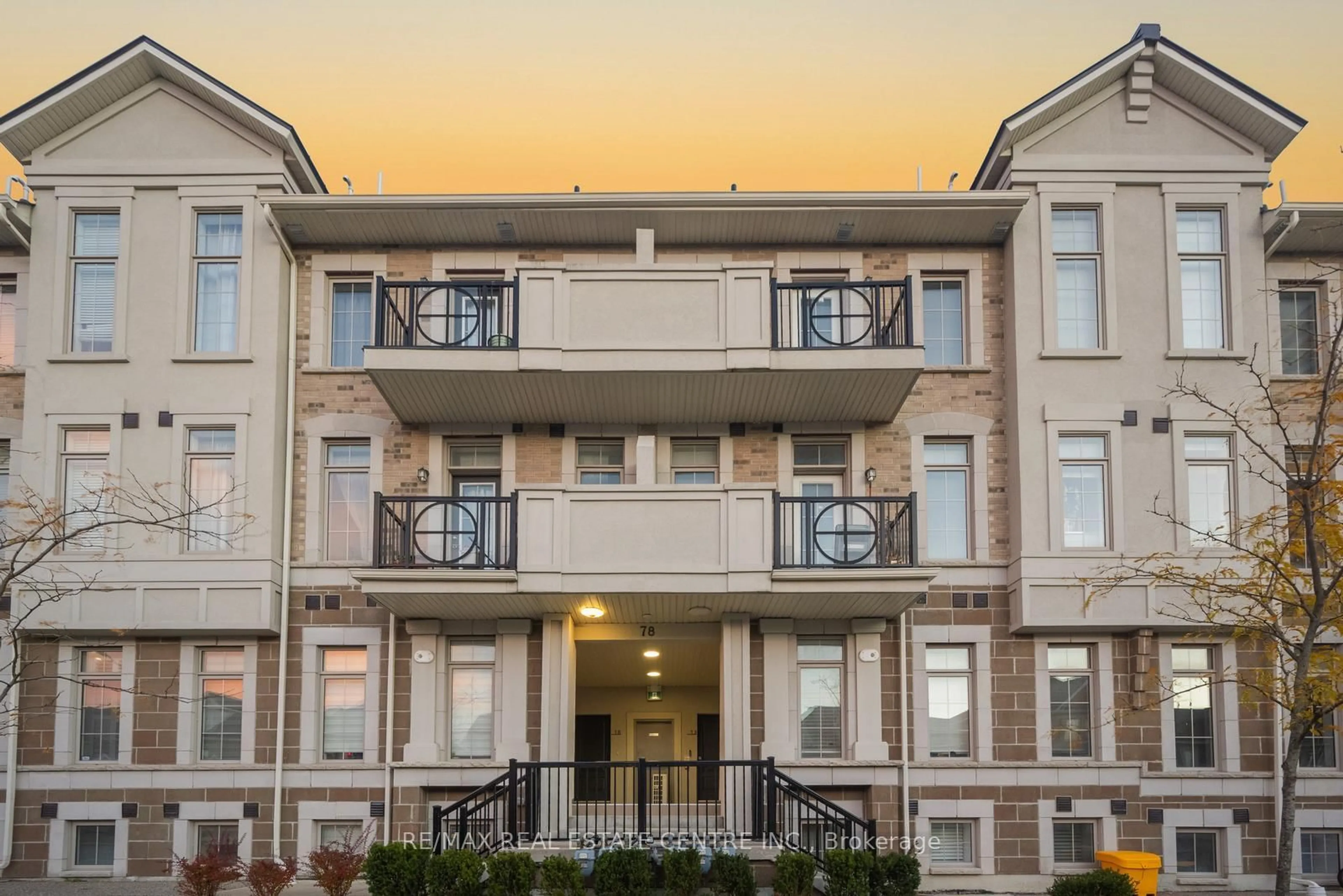 Patio, building for 78 Preston Meadow Ave #13, Mississauga Ontario L4Z 0C8