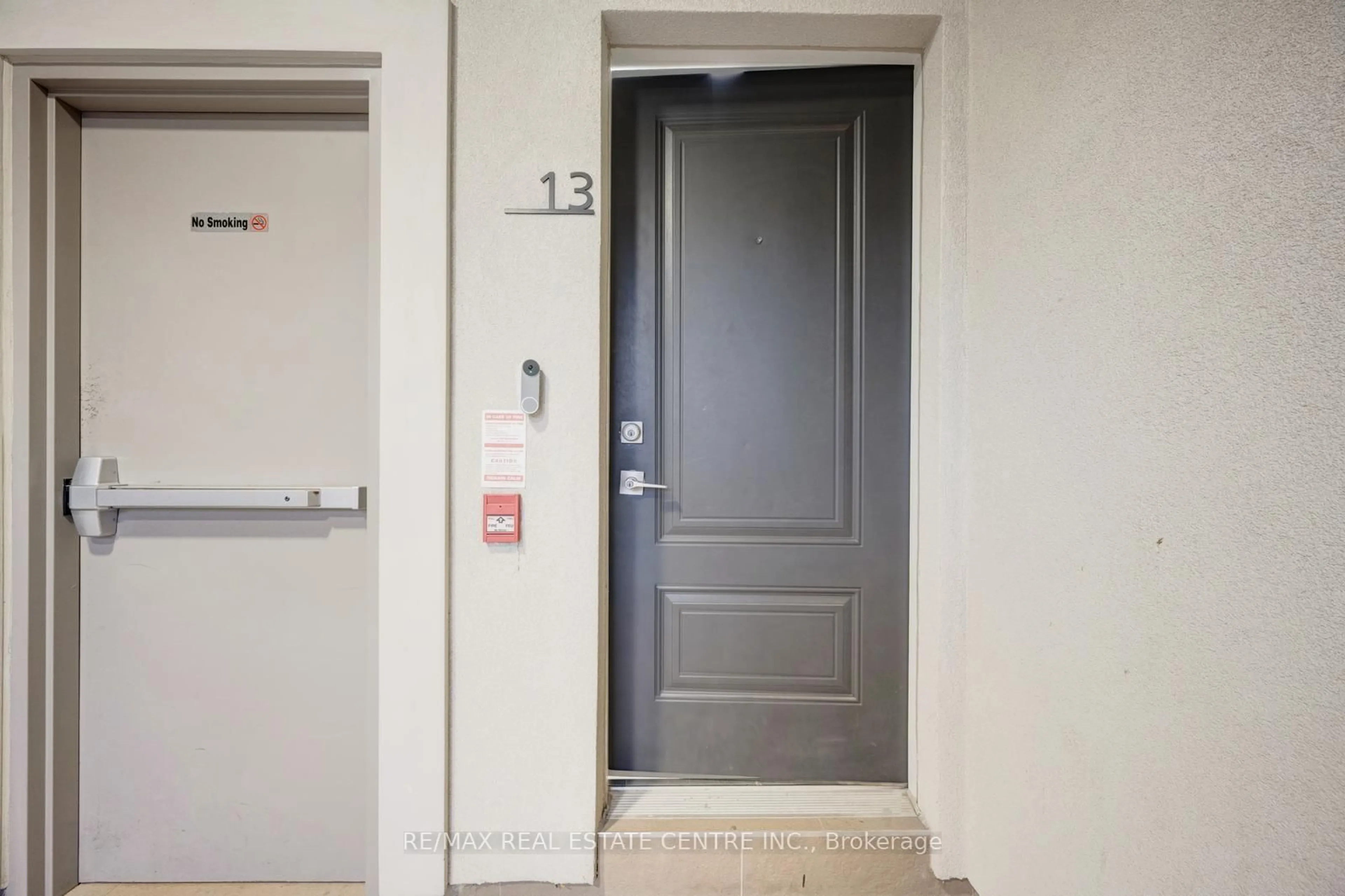 Indoor foyer for 78 Preston Meadow Ave #13, Mississauga Ontario L4Z 0C8