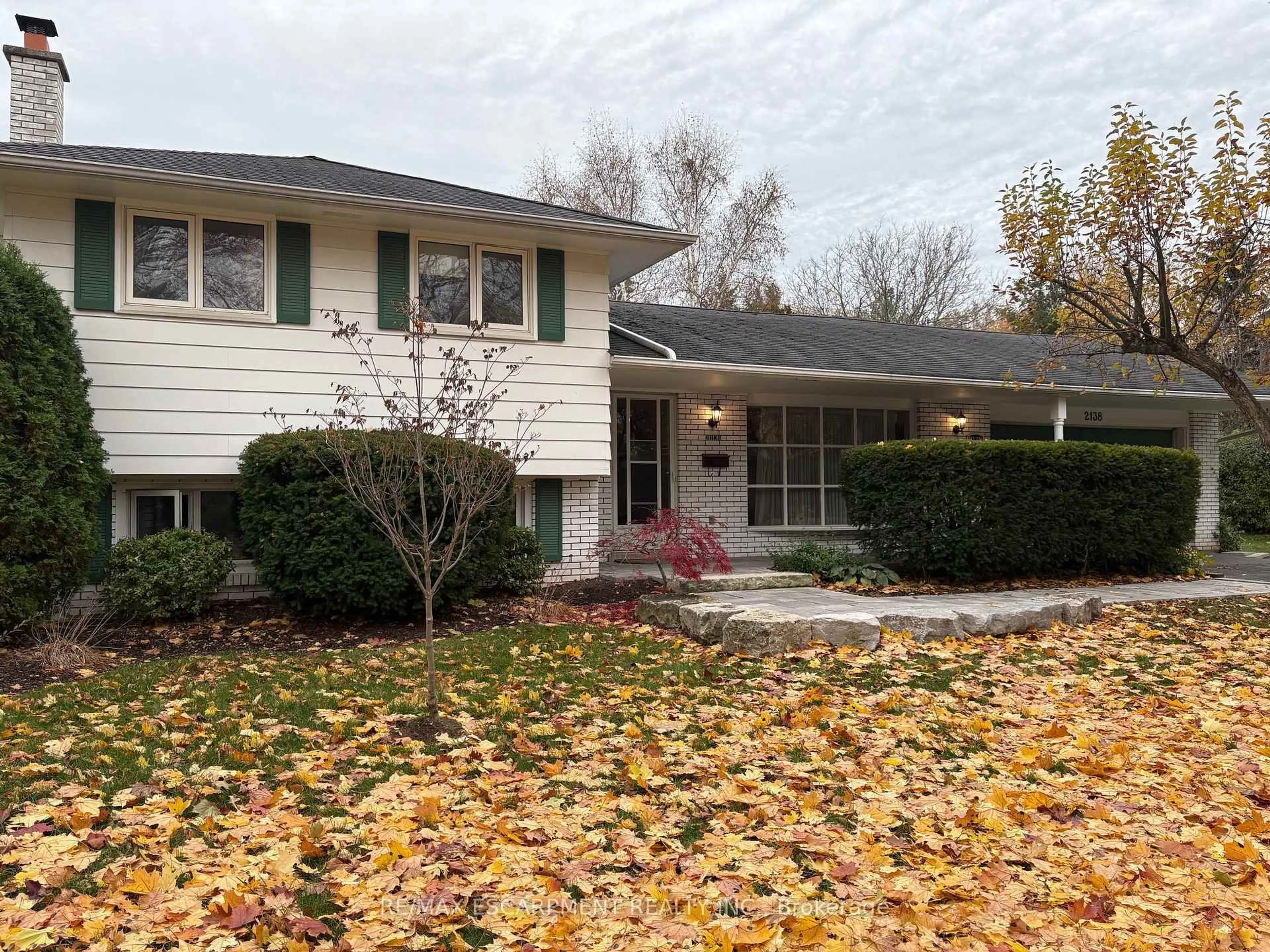 Home with vinyl exterior material, street for 2138 Salmon Rd, Oakville Ontario L6L 1M5