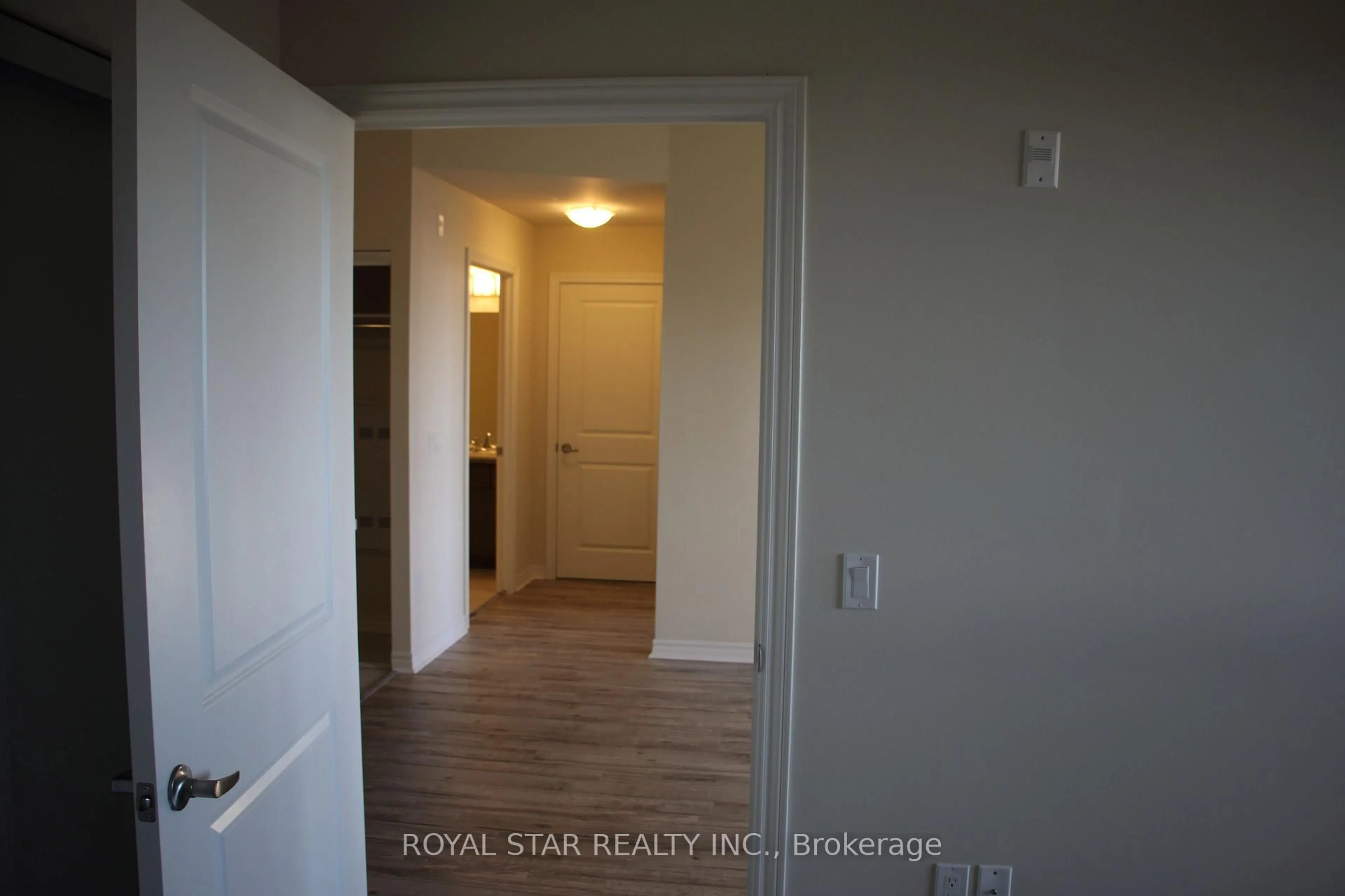 Indoor entryway for 650 Sauve St #410, Milton Ontario L9T 8M4