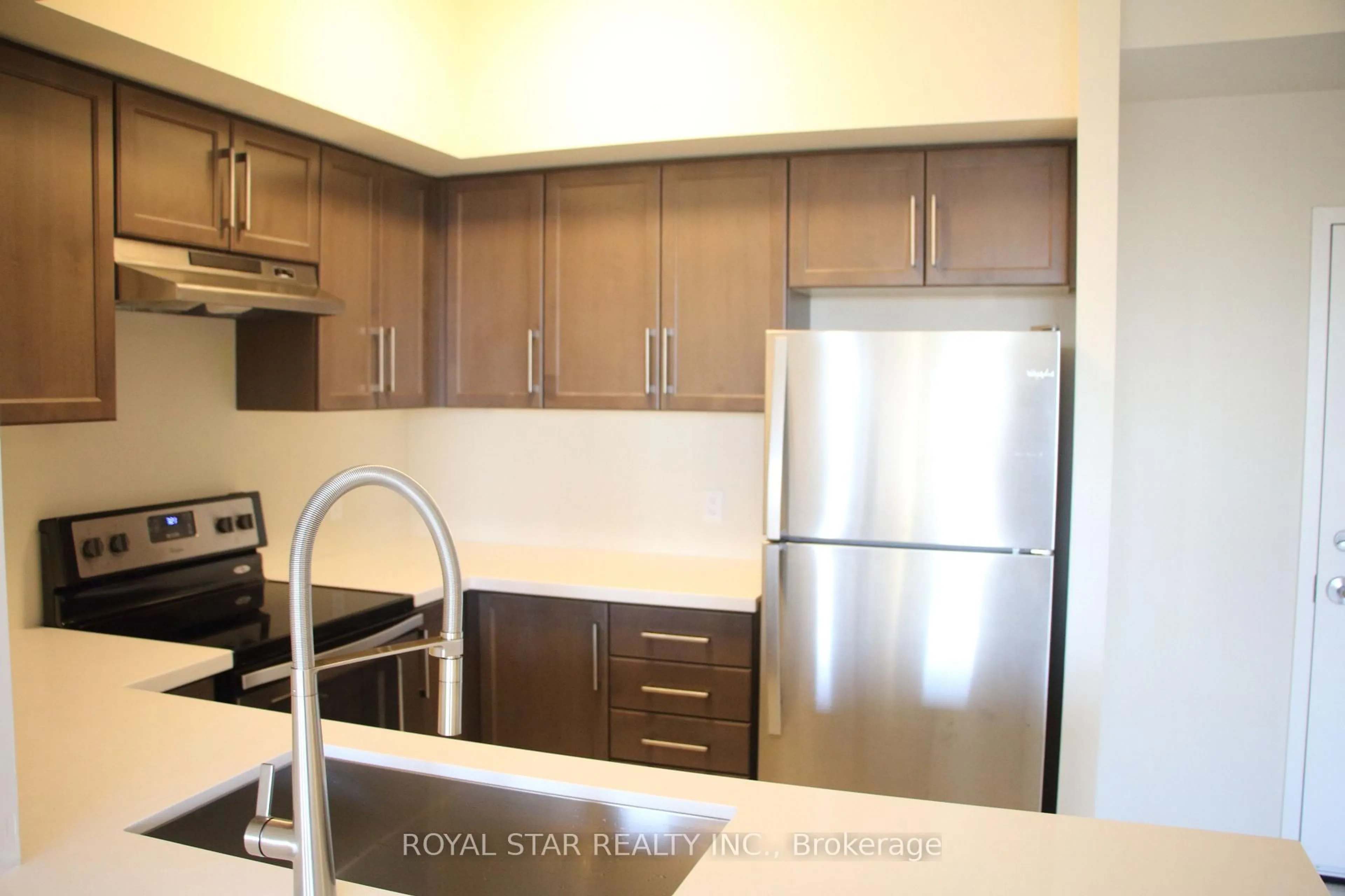 Standard kitchen, unknown for 650 Sauve St #410, Milton Ontario L9T 8M4