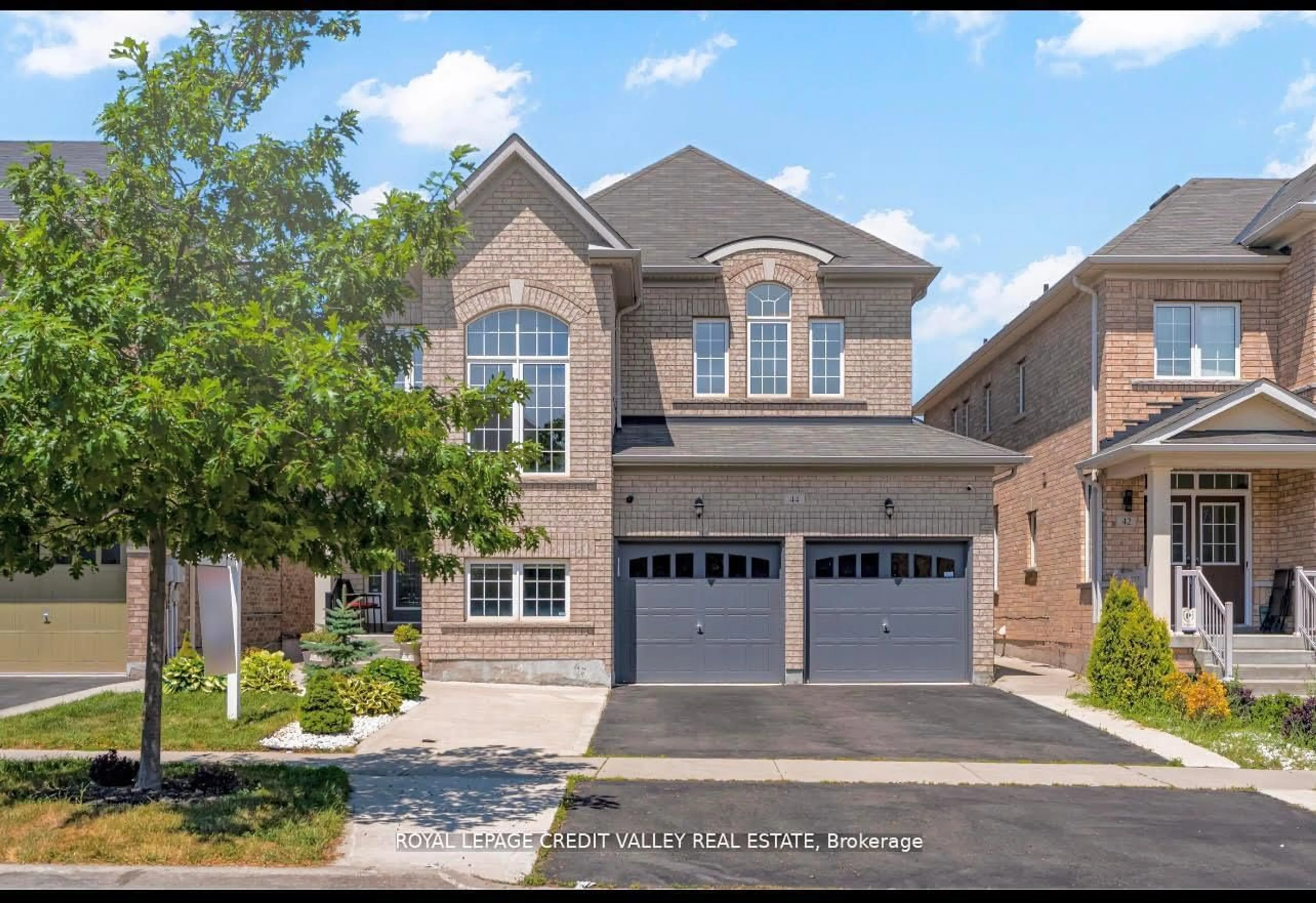 Home with brick exterior material, street for 44 Walbrook Rd, Brampton Ontario L6X 4N4