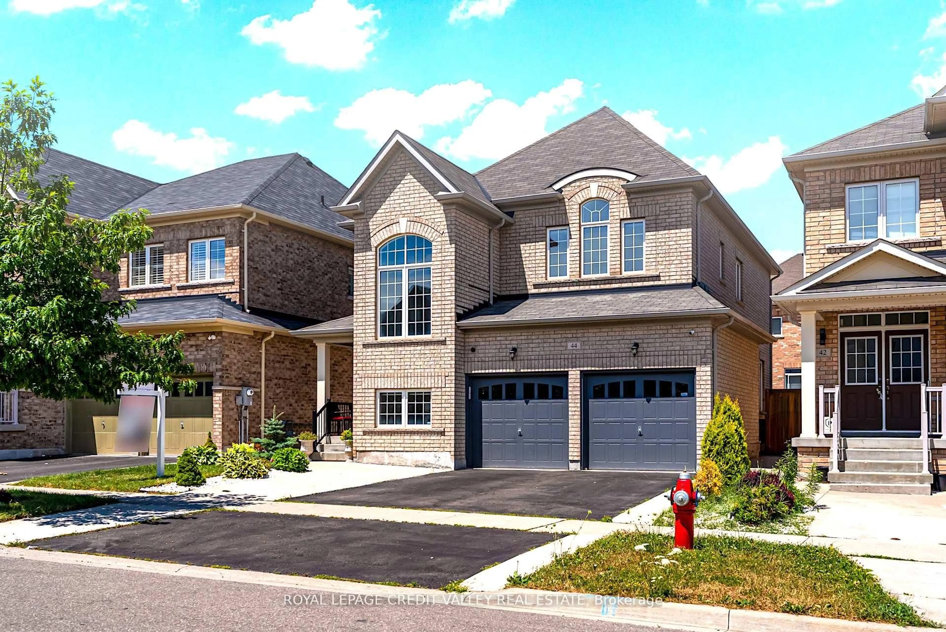 Home with brick exterior material, street for 44 Walbrook Rd, Brampton Ontario L6X 4N4