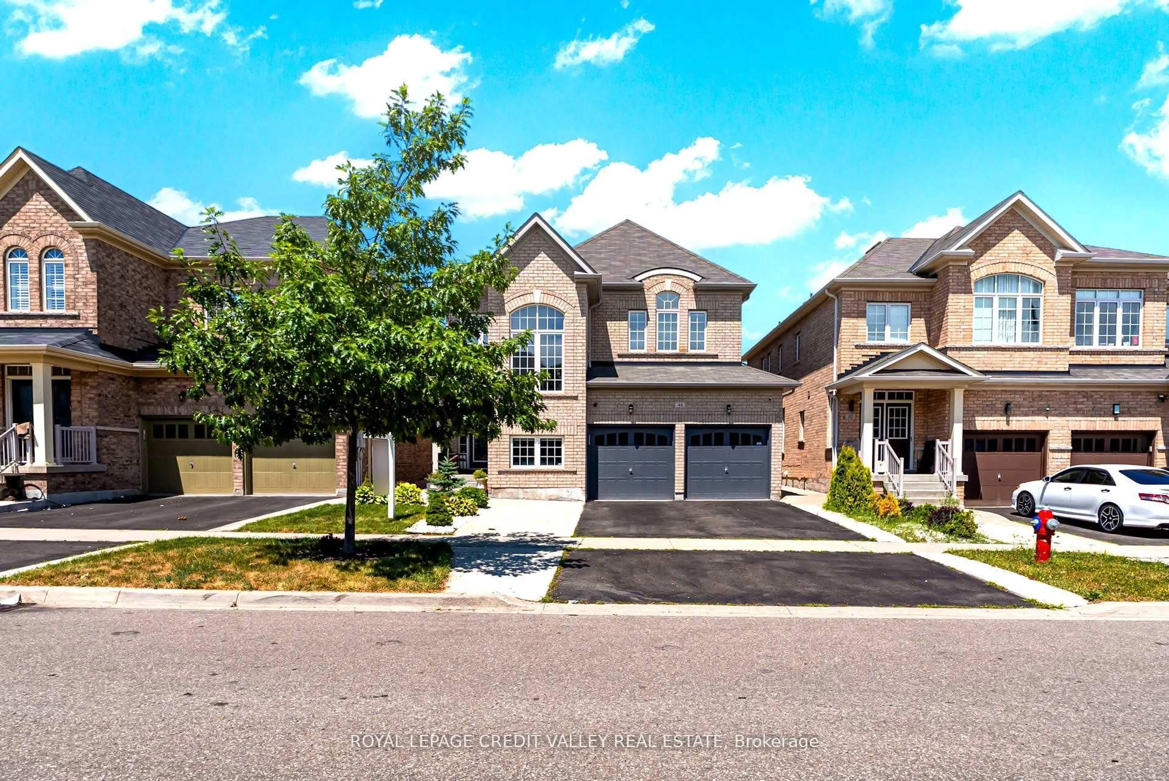 Home with brick exterior material, street for 44 Walbrook Rd, Brampton Ontario L6X 4N4