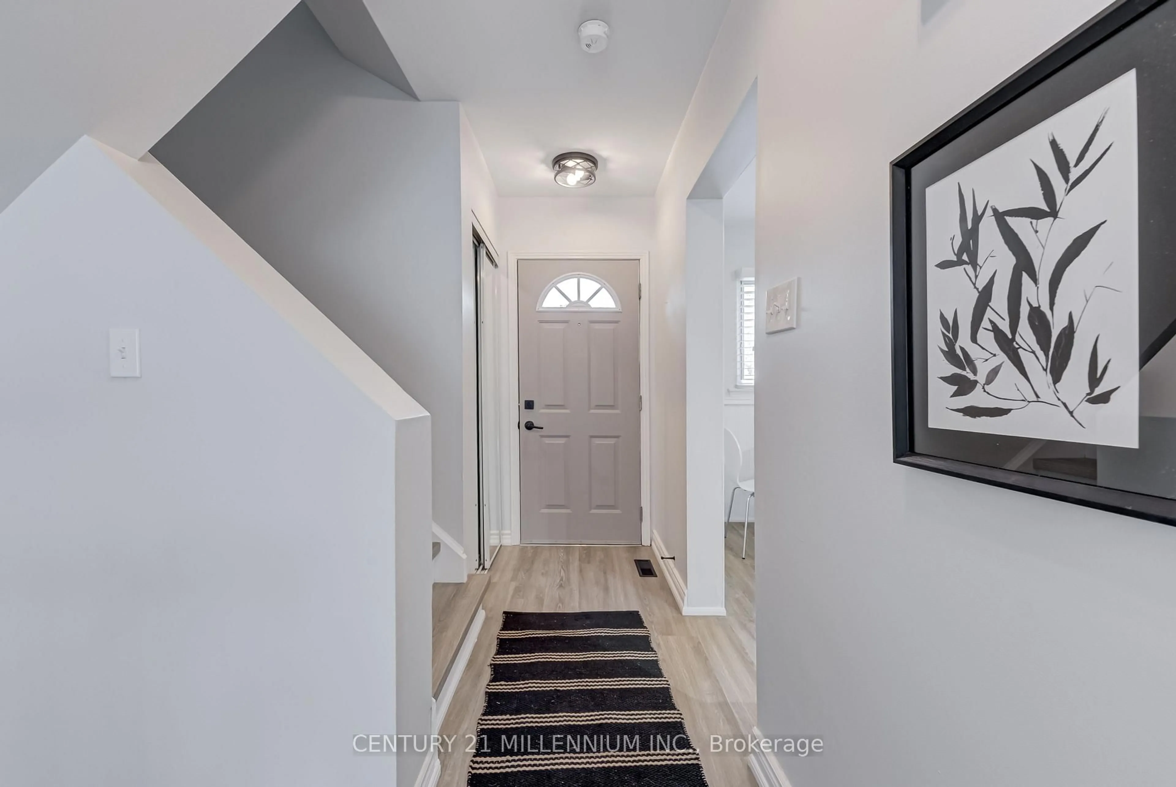 Indoor entryway for 56 Fleetwood Cres, Brampton Ontario L6T 2E5