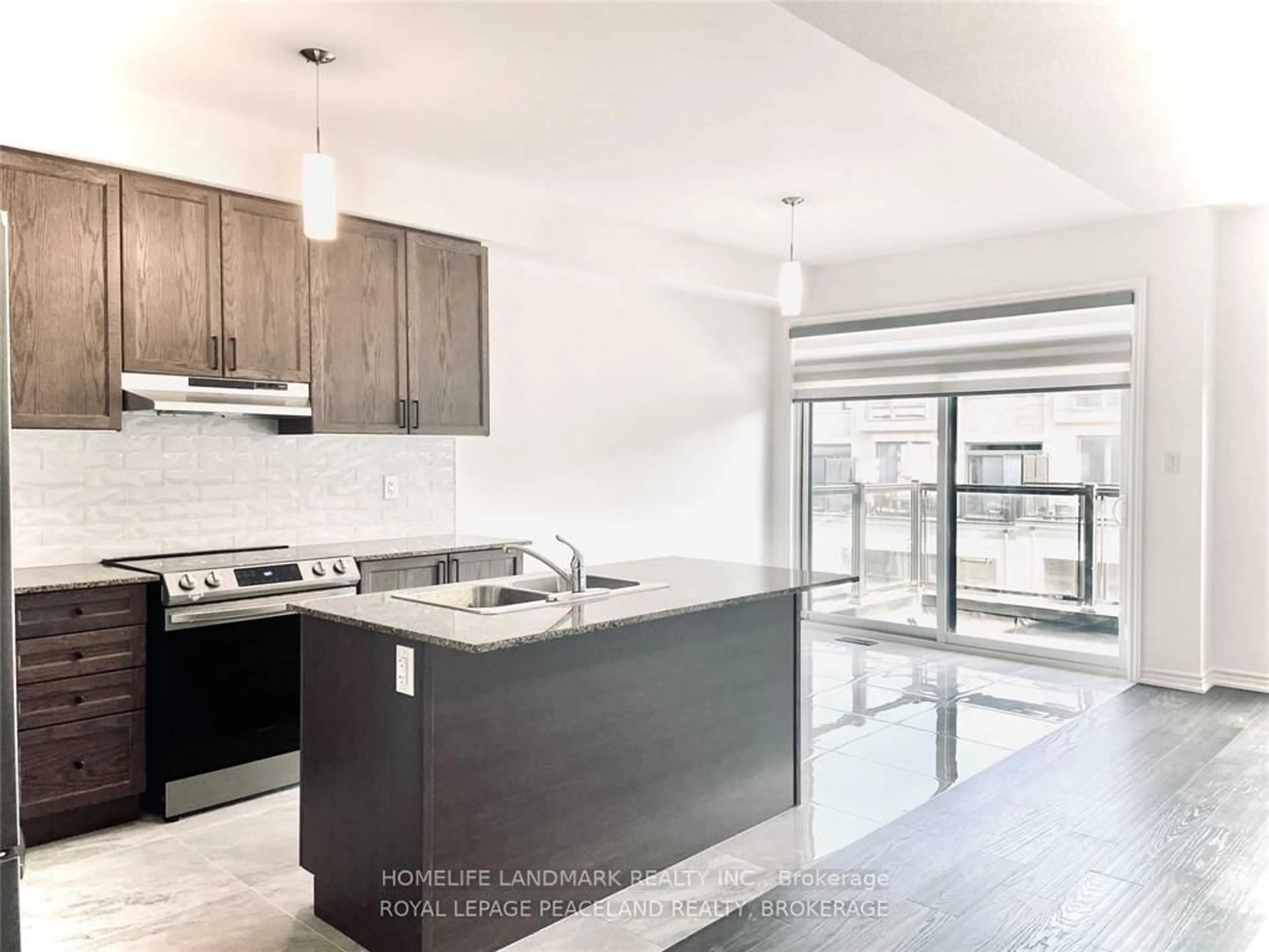 Open concept kitchen, unknown for 2485 Badger Cres, Oakville Ontario L6M 5L9