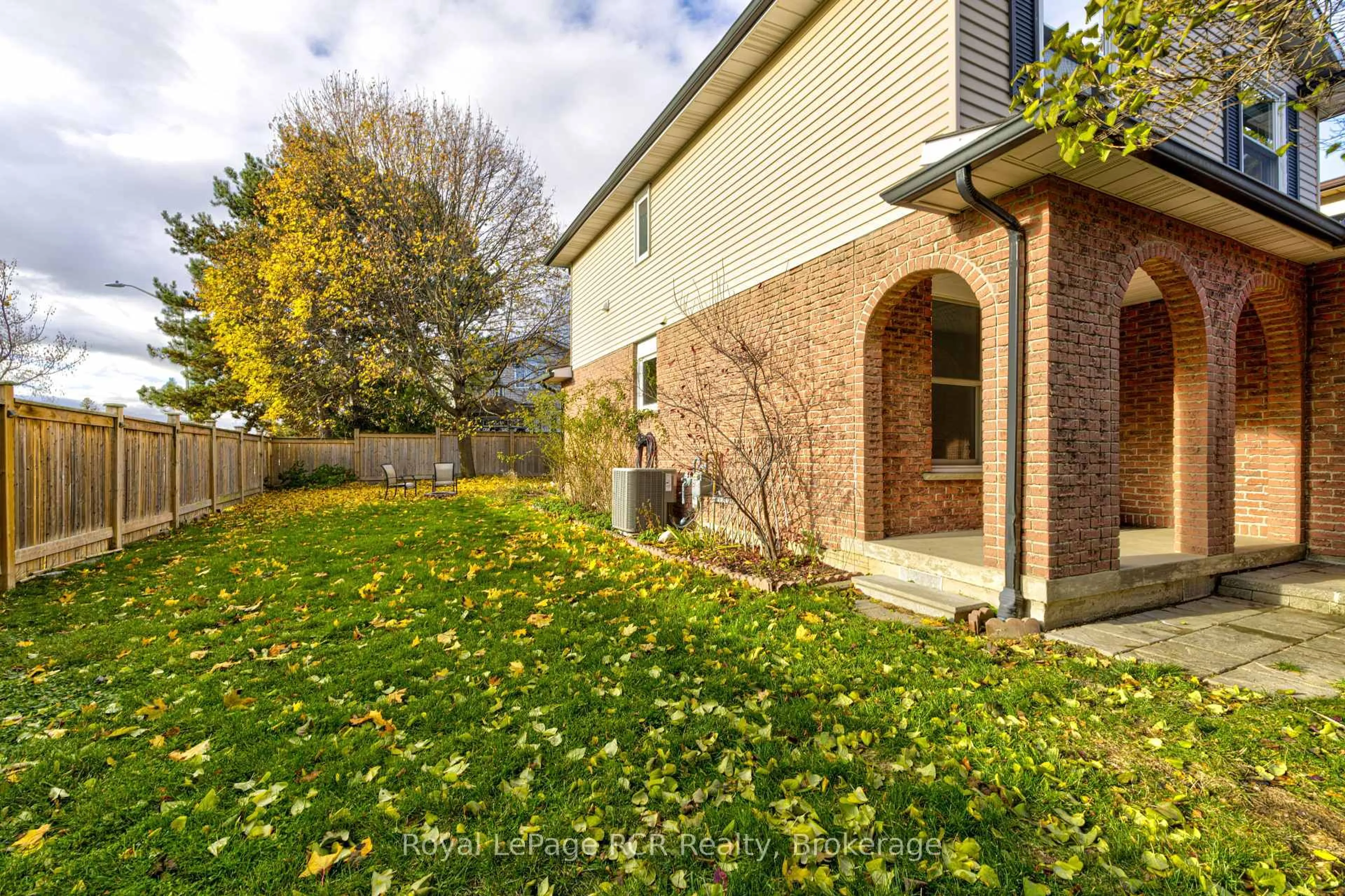 Unknown for 501 Beaver Crt, Milton Ontario L9T 4A7