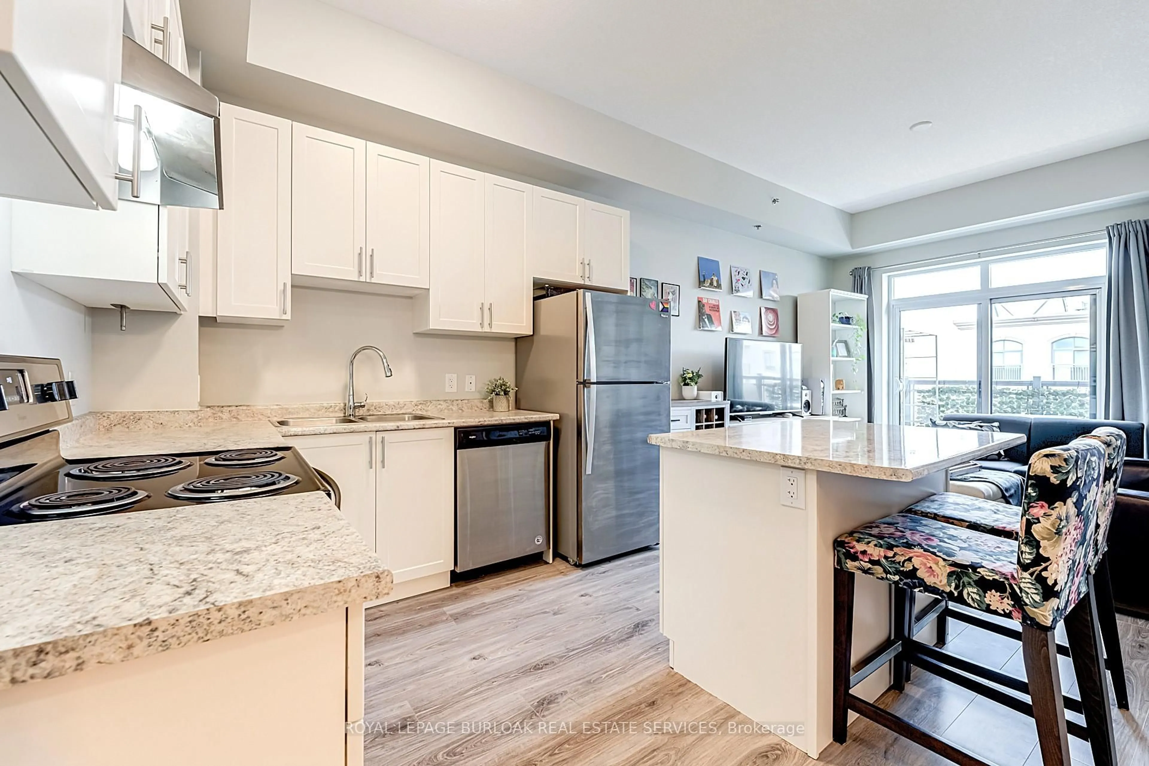 Open concept kitchen, unknown for 2490 Old Bronte Rd #821, Oakville Ontario L6M 0Y5