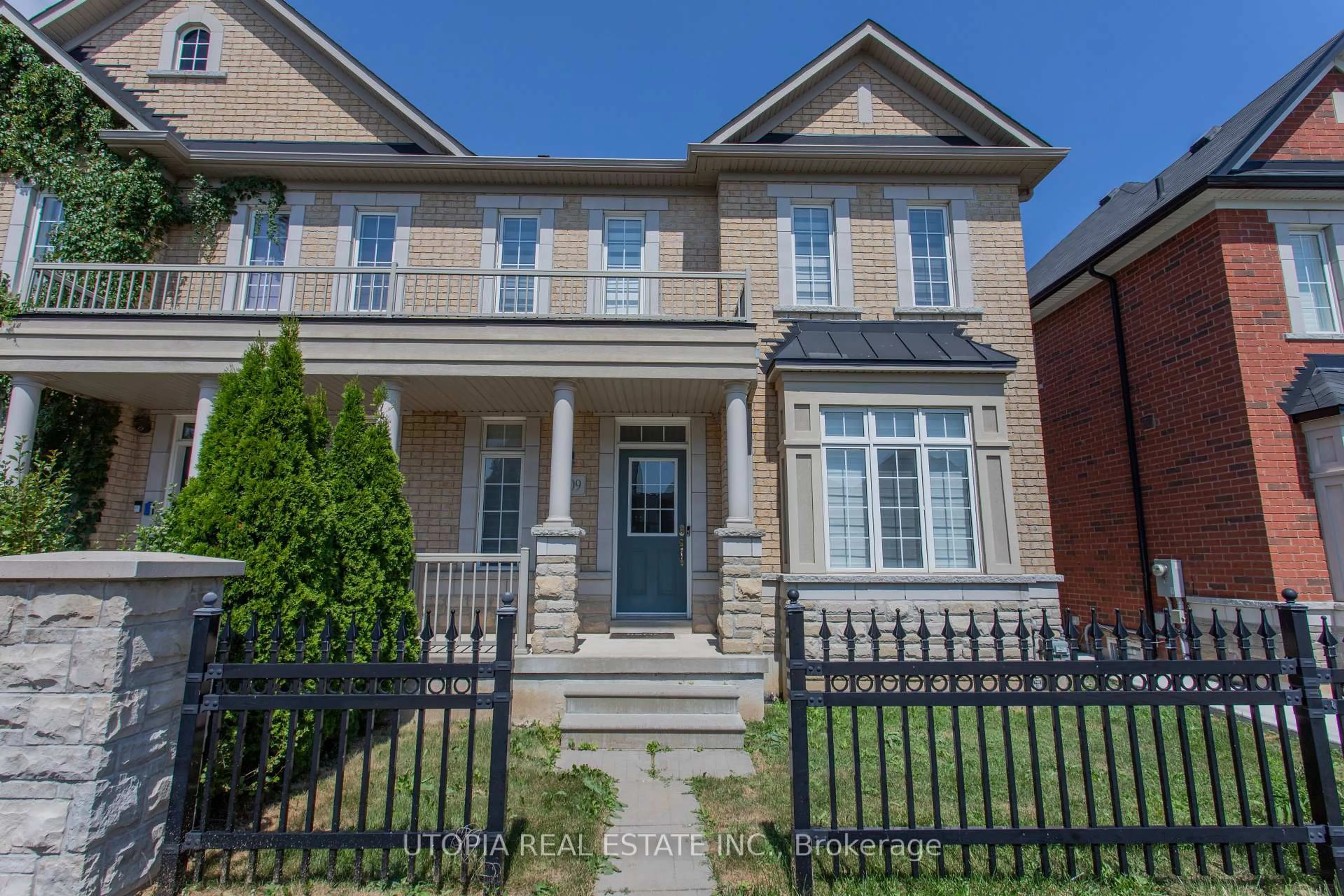 Home with brick exterior material, street for 5409 Tenth Line, Mississauga Ontario L5M 0V7