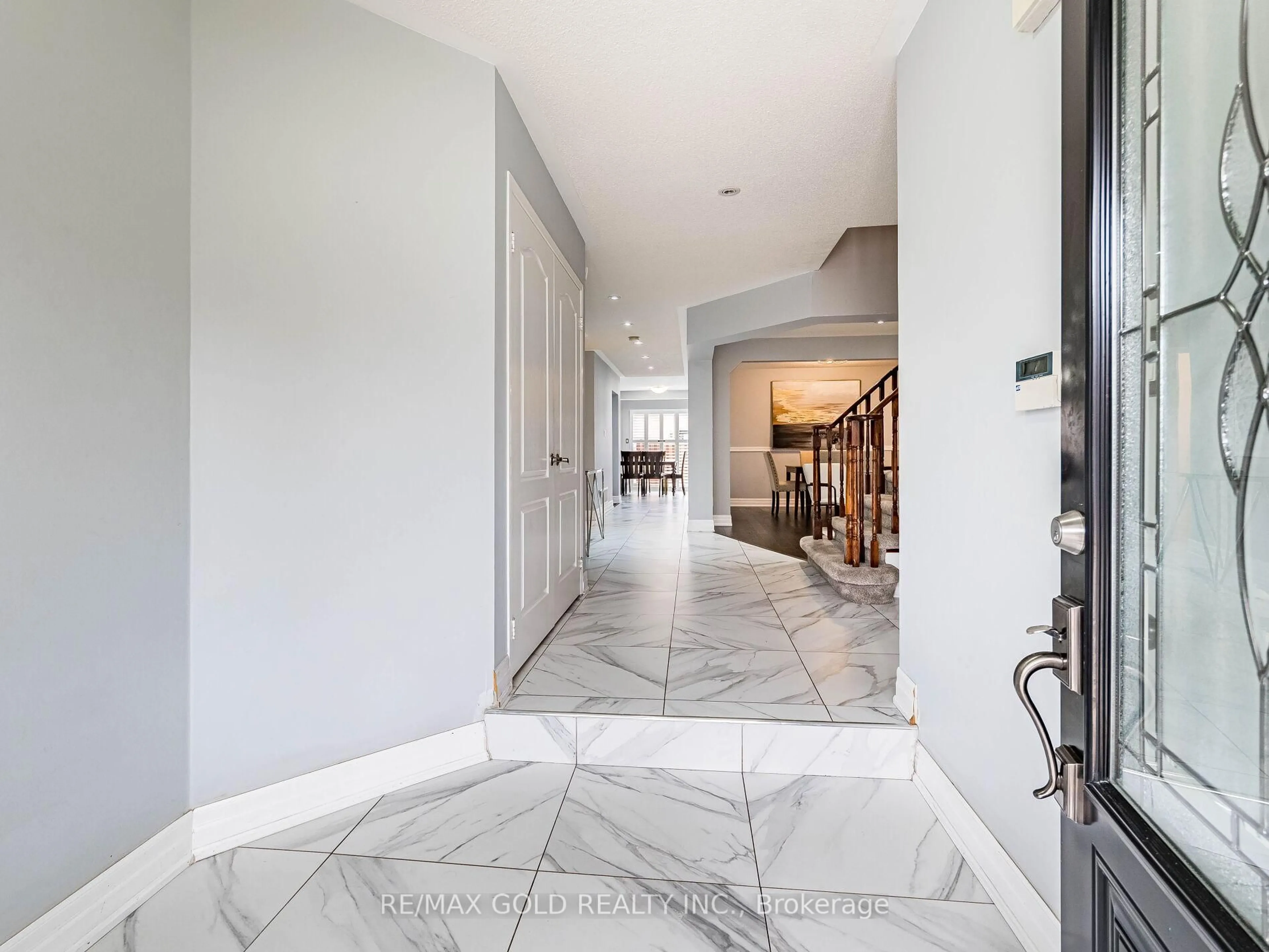 Indoor entryway for 66 Hiberton Cres, Brampton Ontario L7A 3C9