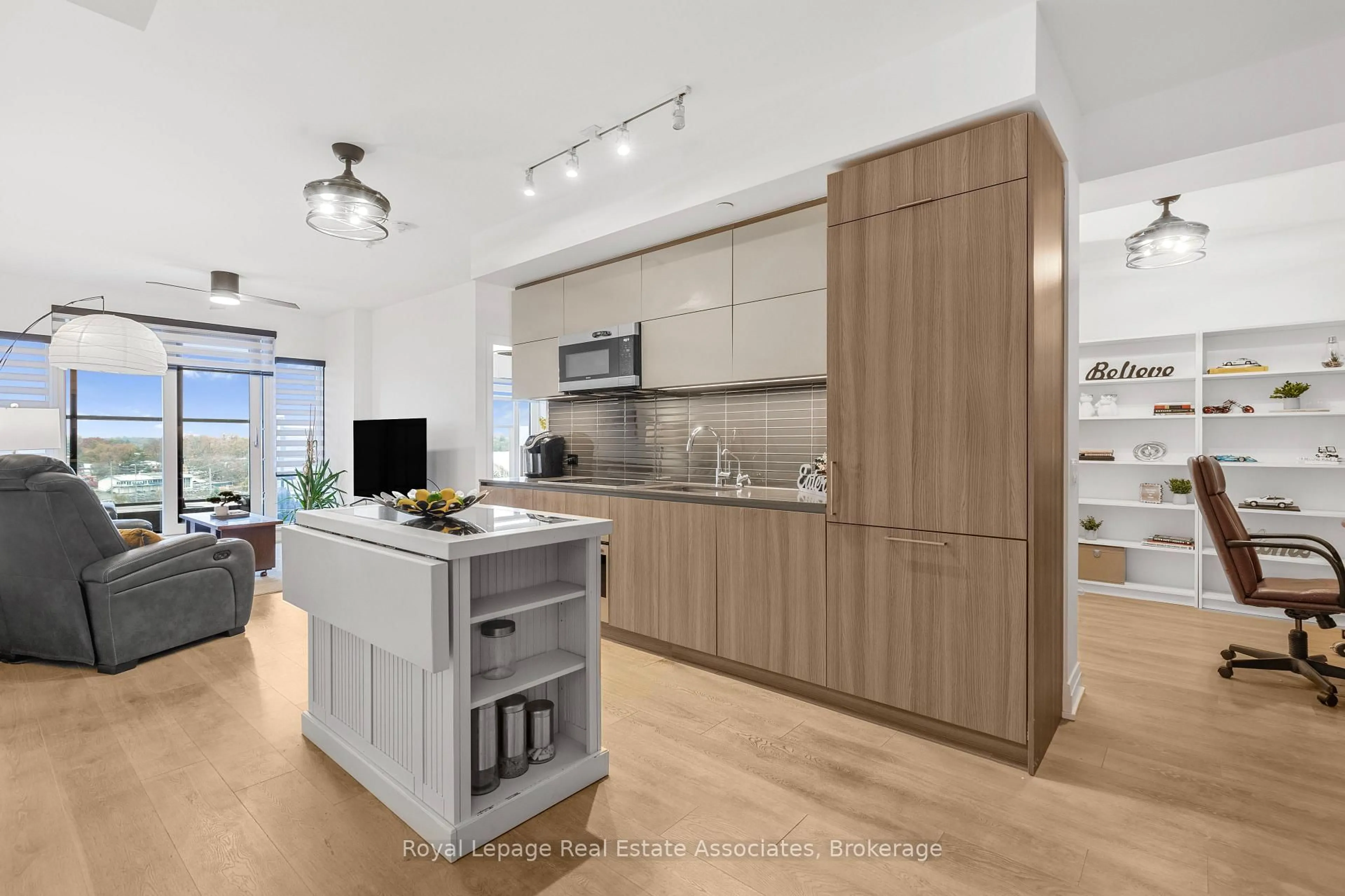 Open concept kitchen, unknown for 21 Park St #805, Mississauga Ontario L5G 0C2