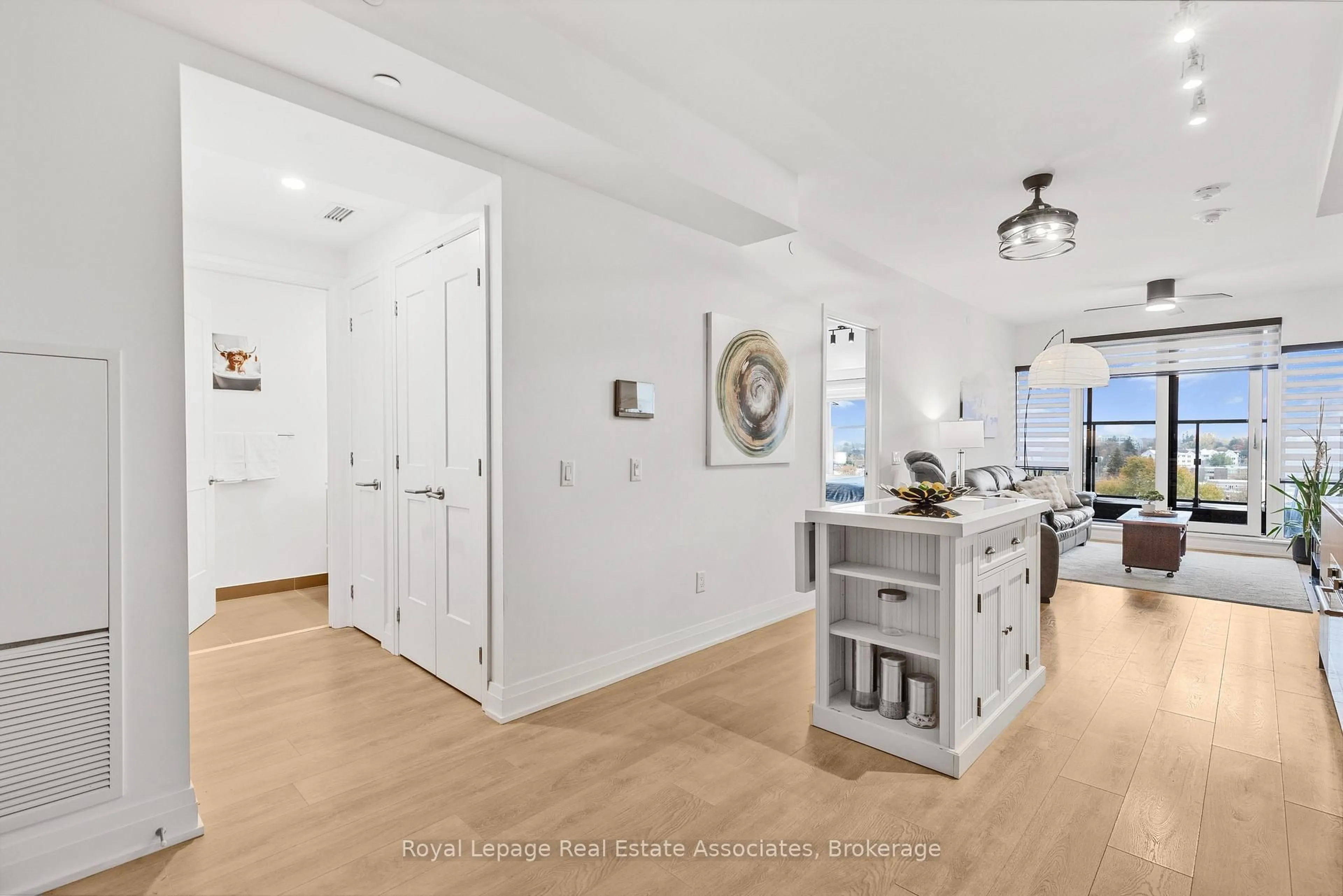 Unknown for 21 Park St #805, Mississauga Ontario L5G 0C2