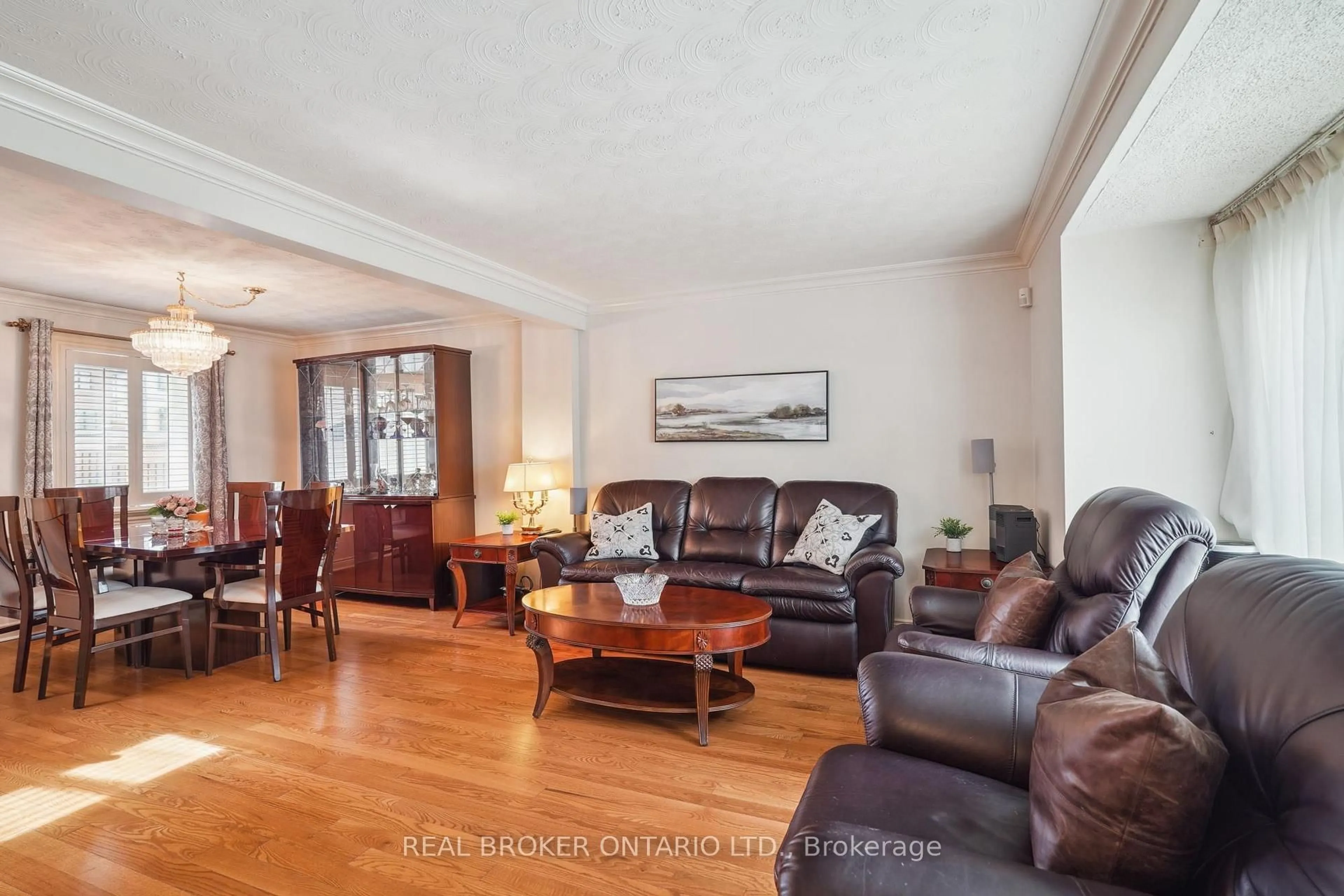 Living room with furniture, unknown for 38 Riverview Hts, Toronto Ontario M9P 2N4