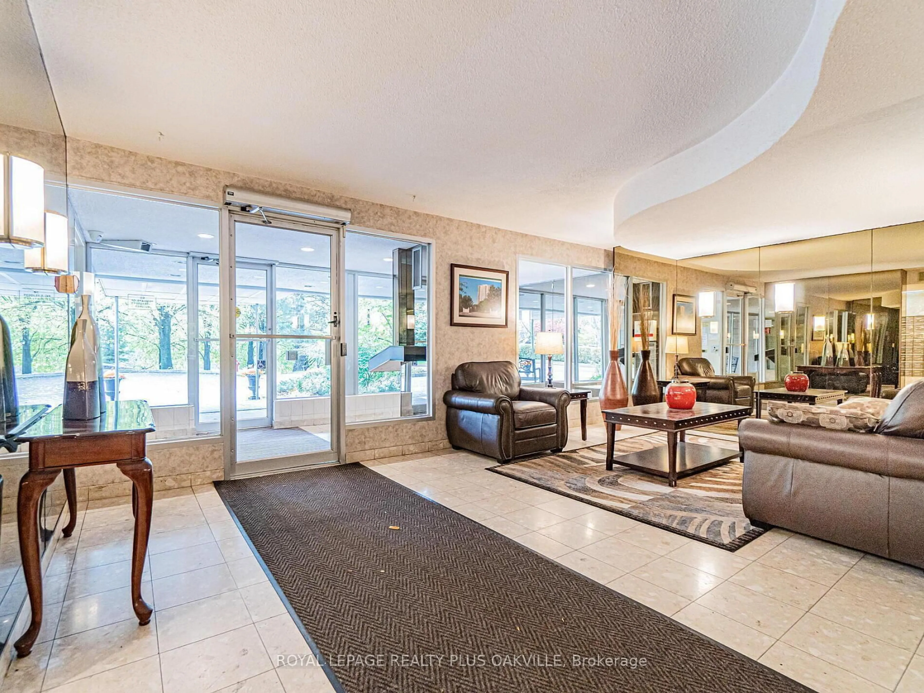 Lobby for 3100 Kirwin Ave #2006, Mississauga Ontario L5A 3S6