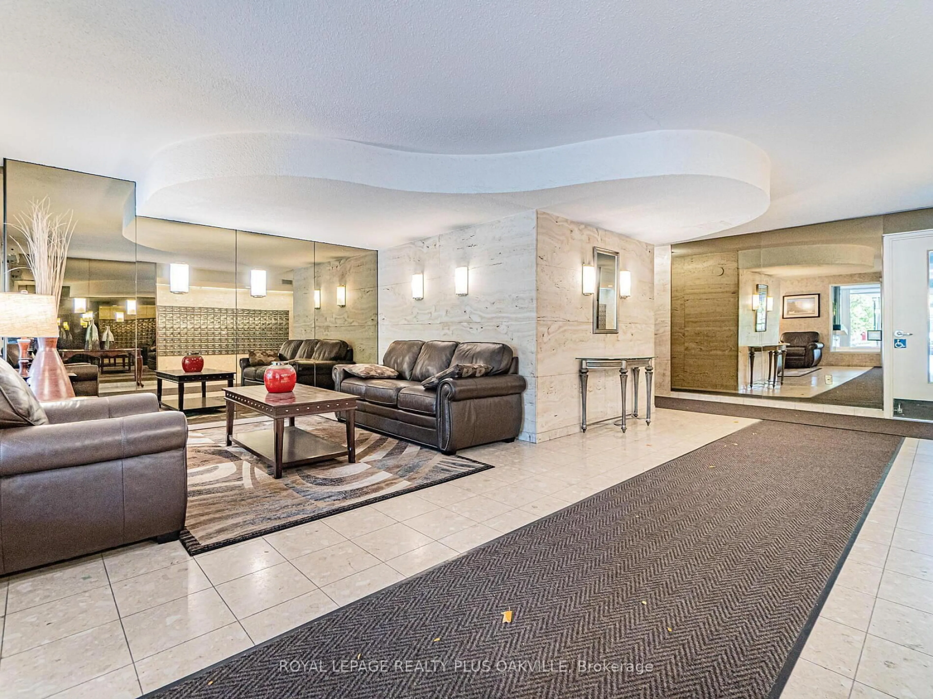 Lobby for 3100 Kirwin Ave #2006, Mississauga Ontario L5A 3S6