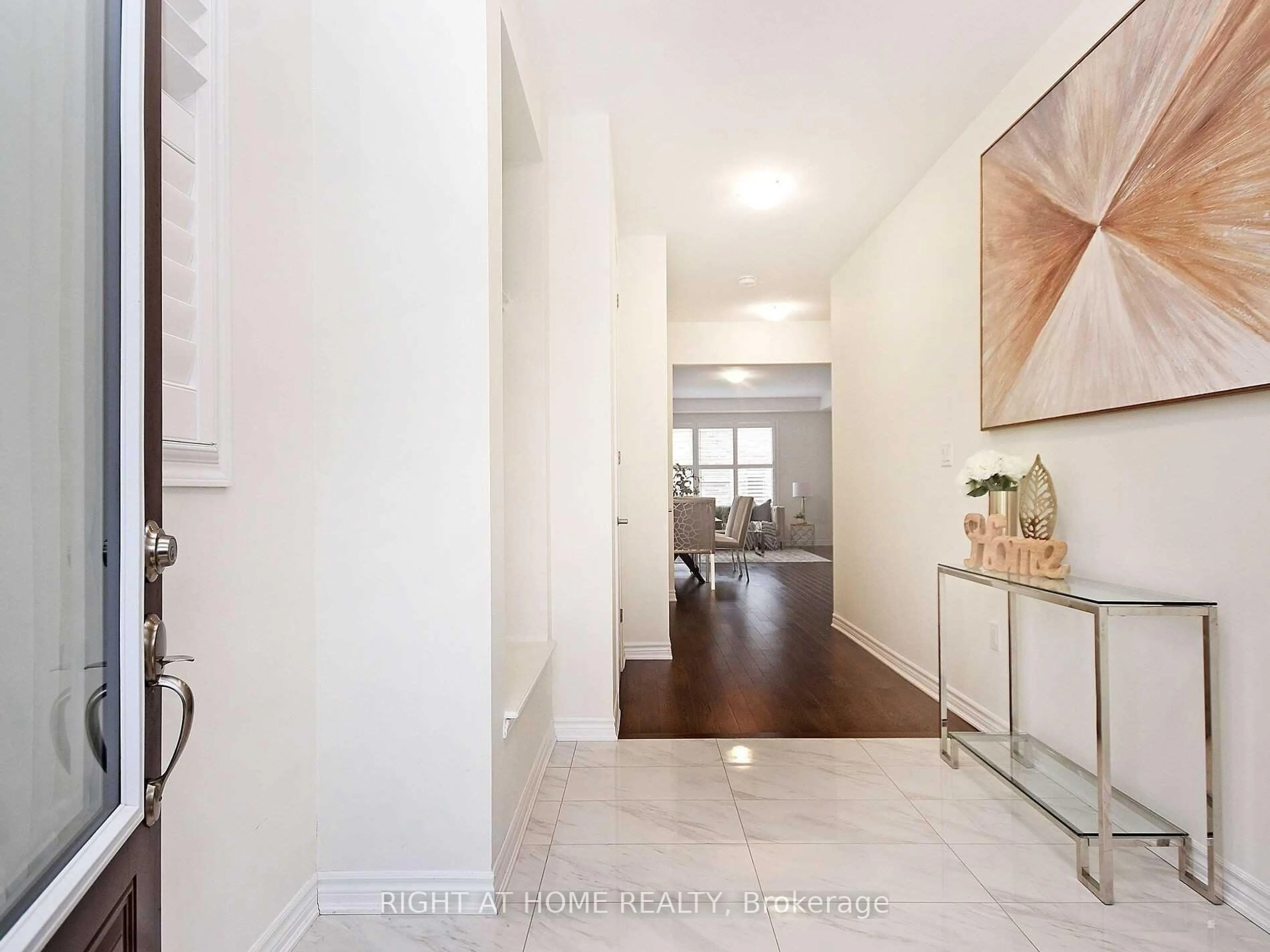 Indoor entryway for 21 Salt Creek Terr, Caledon Ontario L7C 4J3