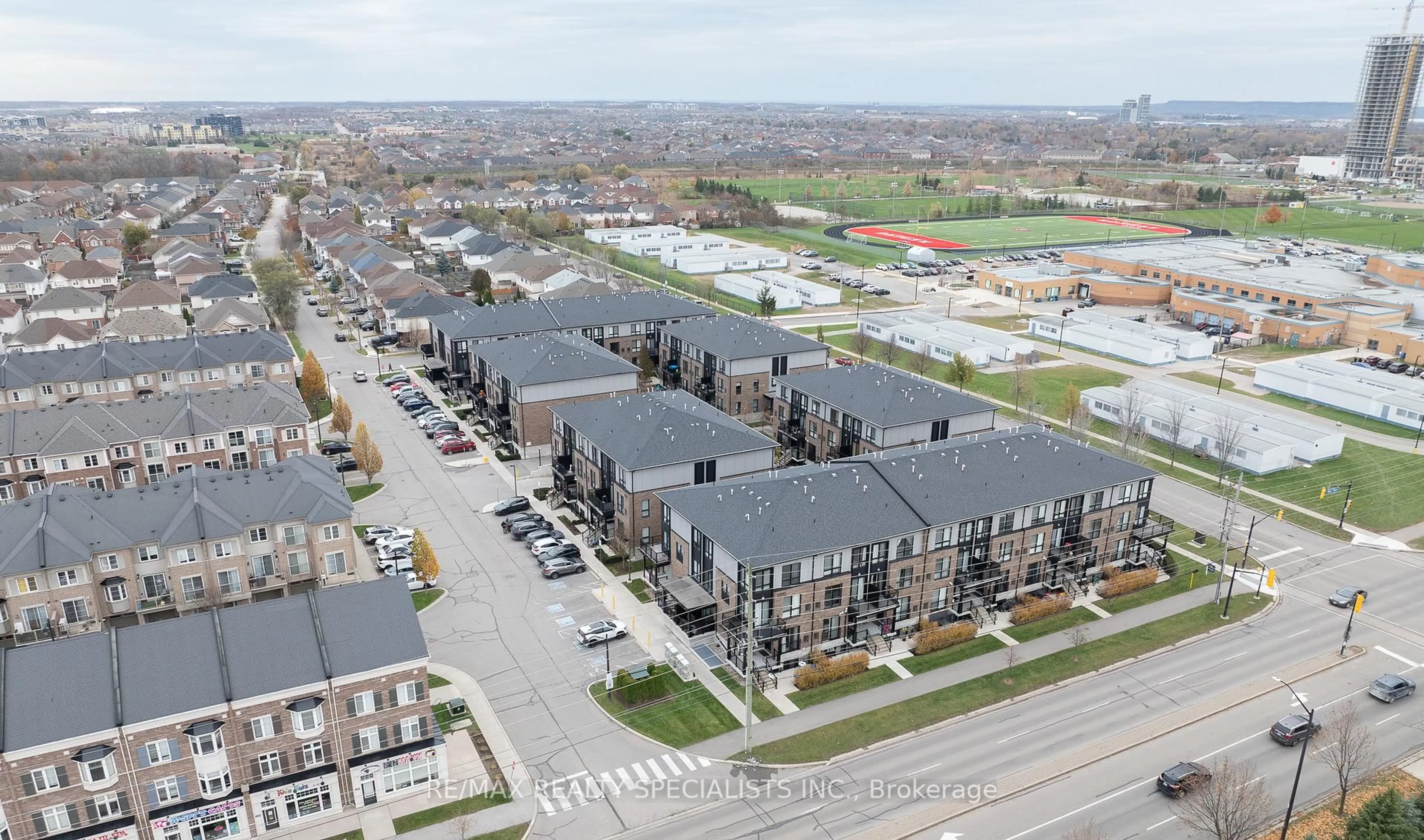 A pic from outside/outdoor area/front of a property/back of a property/a pic from drone, street for 1200 Main St #109, Milton Ontario L9T 9K9