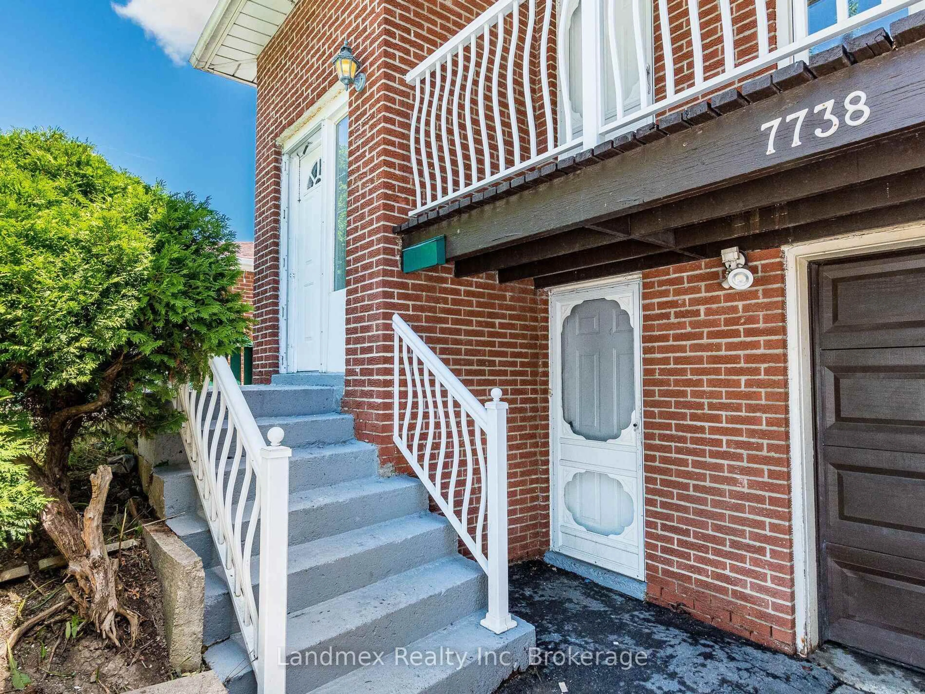 Home with brick exterior material, street for 7738 Kittridge Dr, Mississauga Ontario L4T 3J6