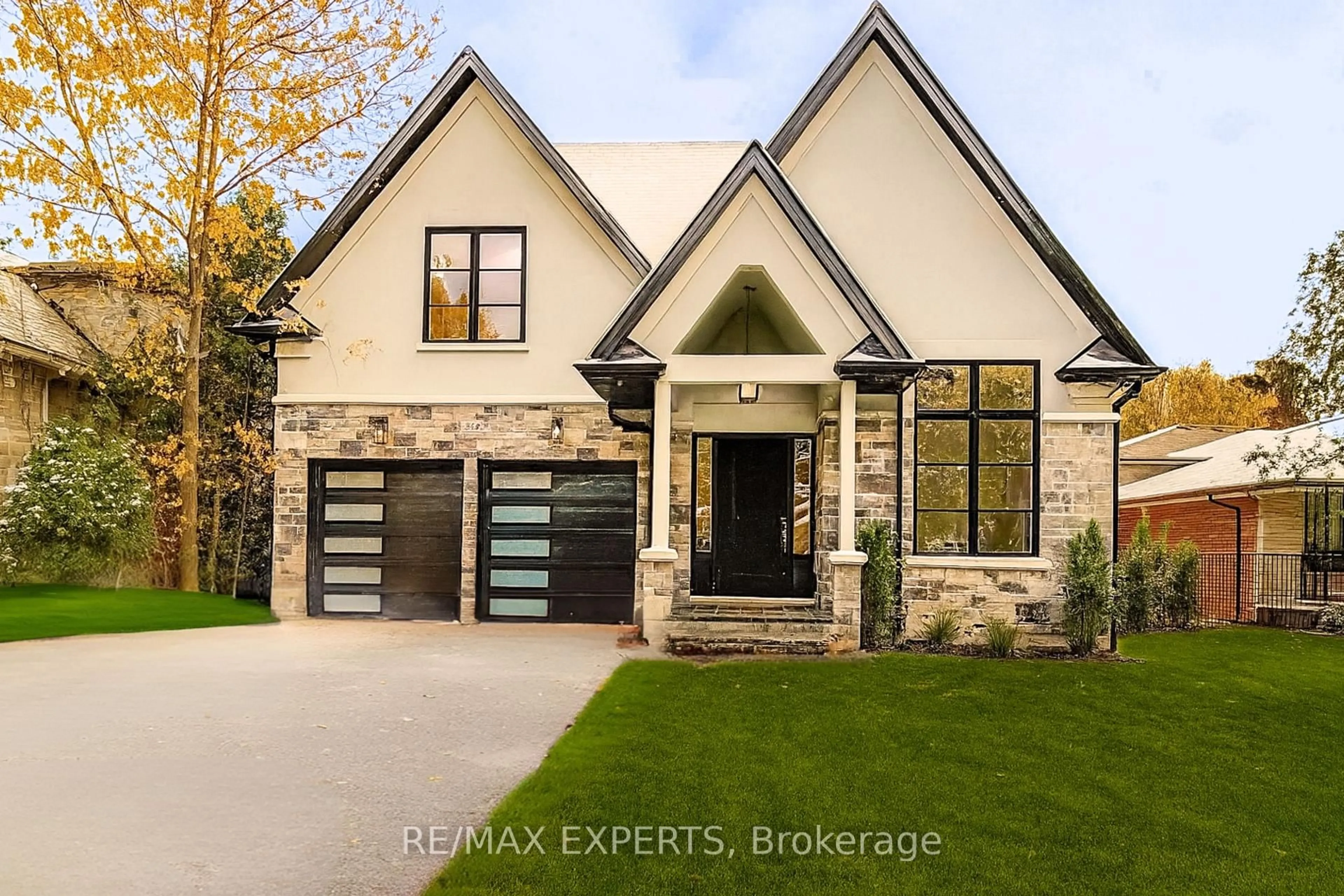 Home with brick exterior material, street for 278 Mineola Rd, Mississauga Ontario L5G 2G3