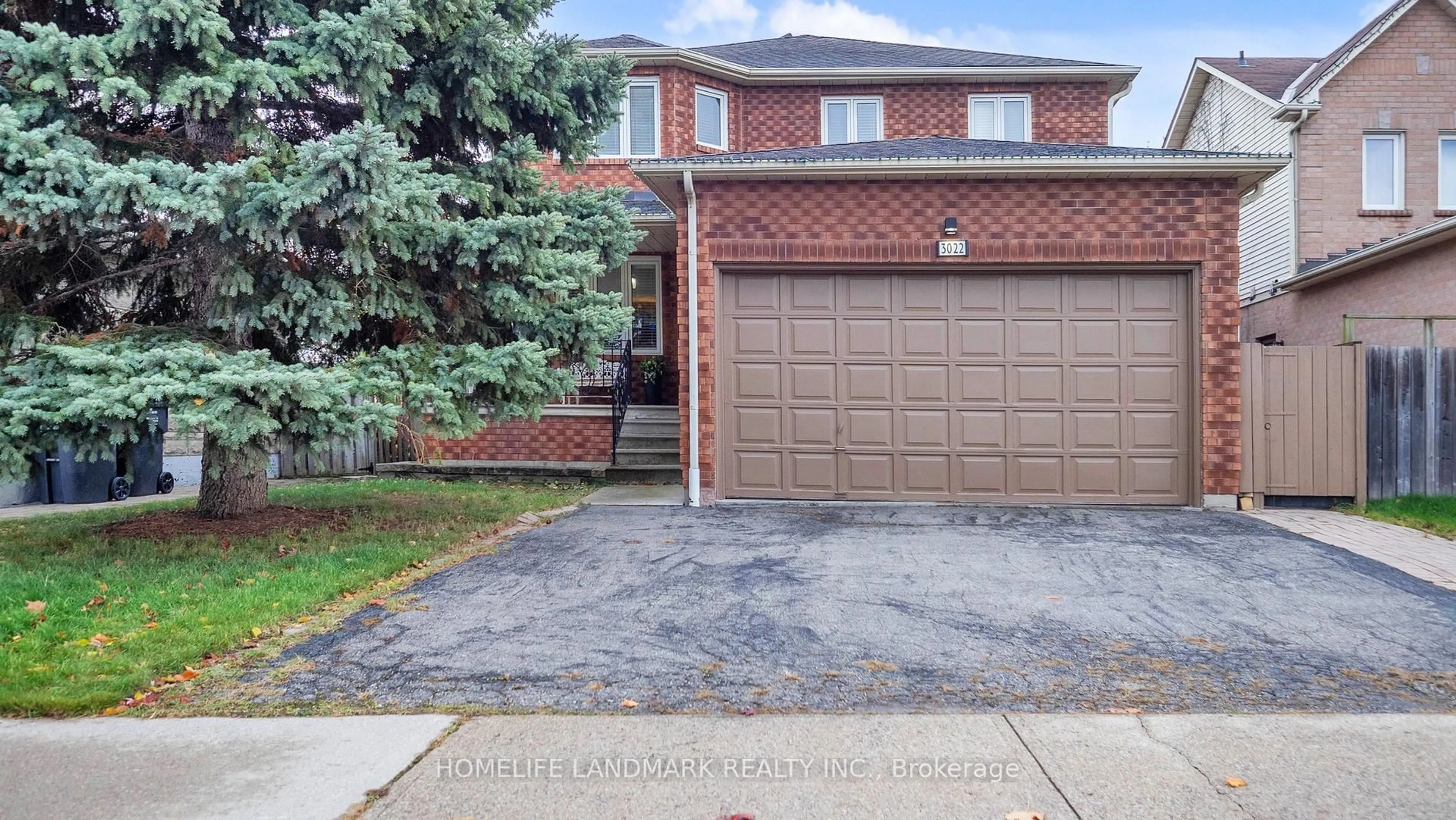Home with brick exterior material, street for 3022 Dalehurst Dr, Mississauga Ontario L5N 6M8