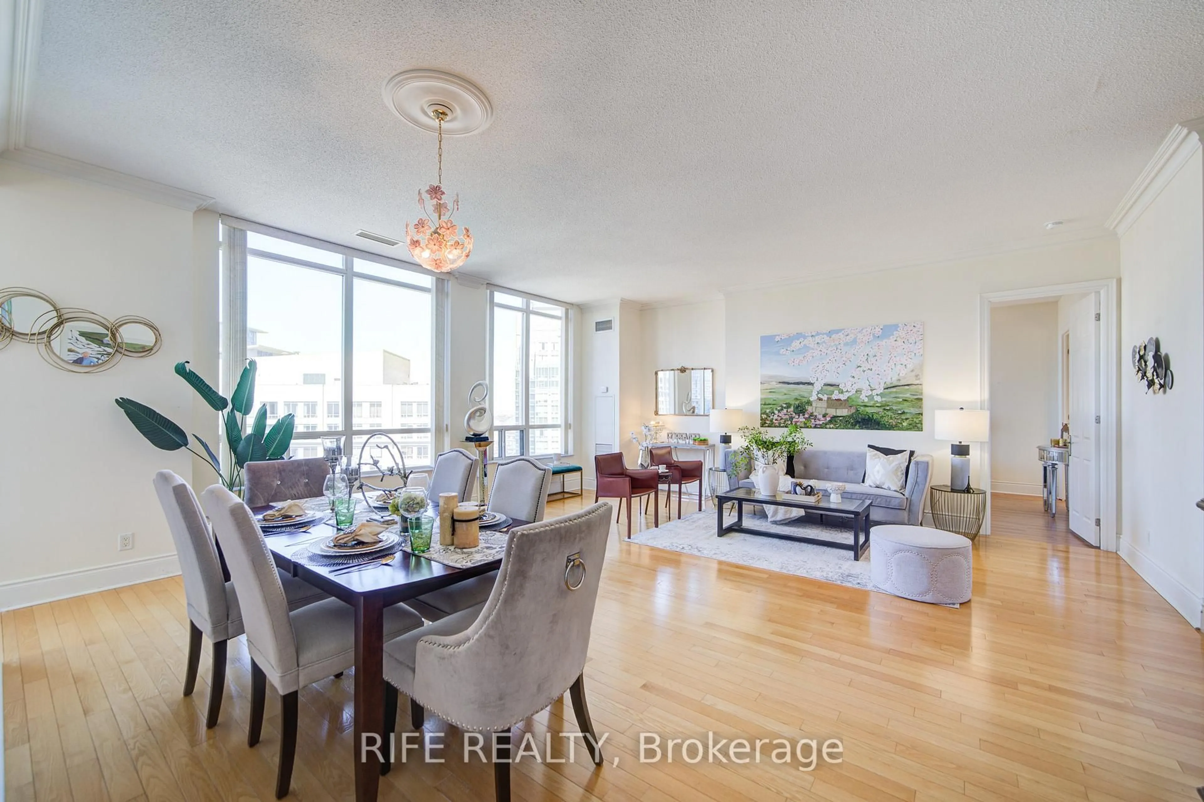 Unknown for 3880 Duke Of York Blvd #GPH10, Mississauga Ontario L5B 4M7