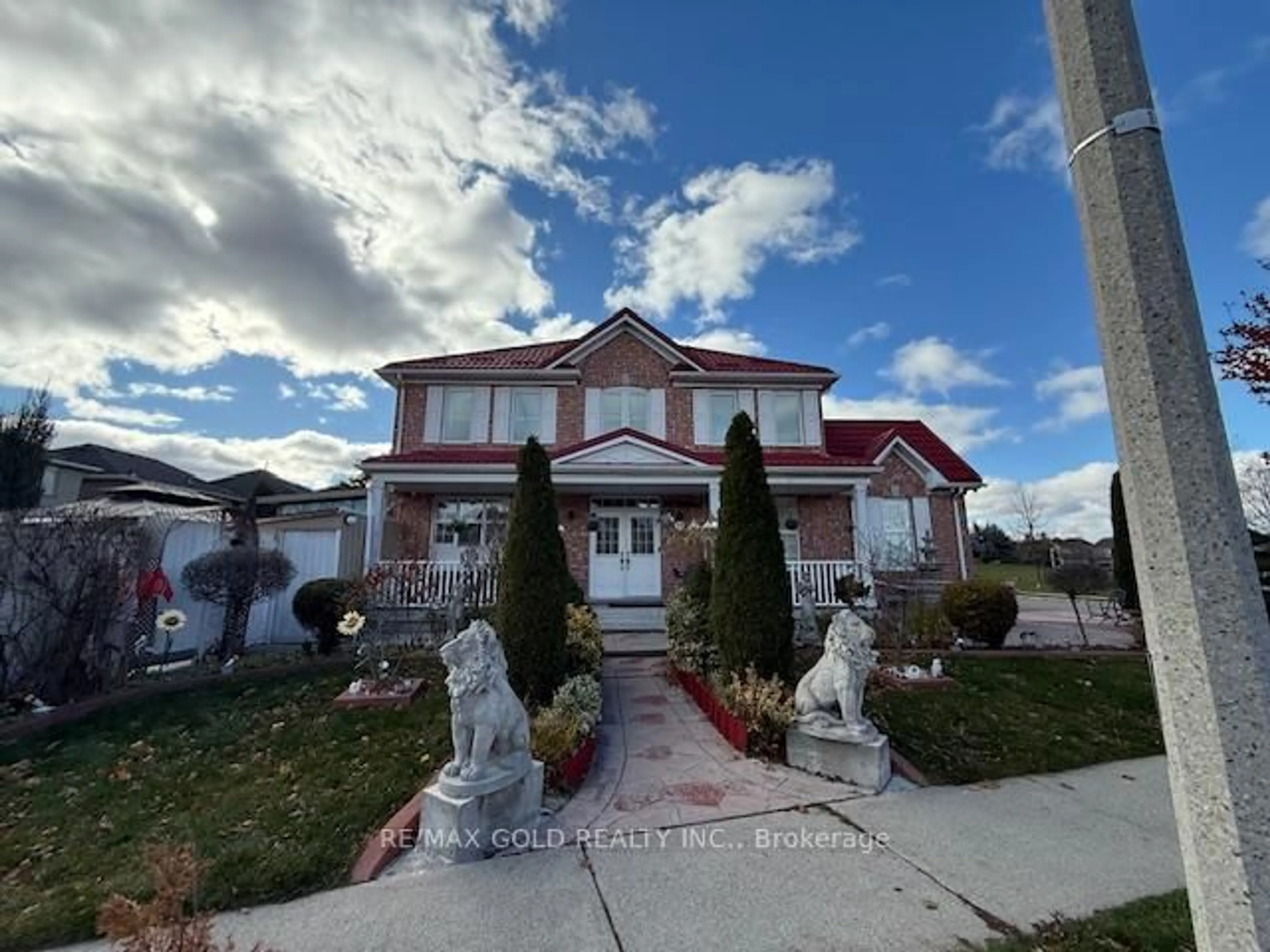 Home with vinyl exterior material, street for 24 Eastway St, Brampton Ontario L6S 0A4