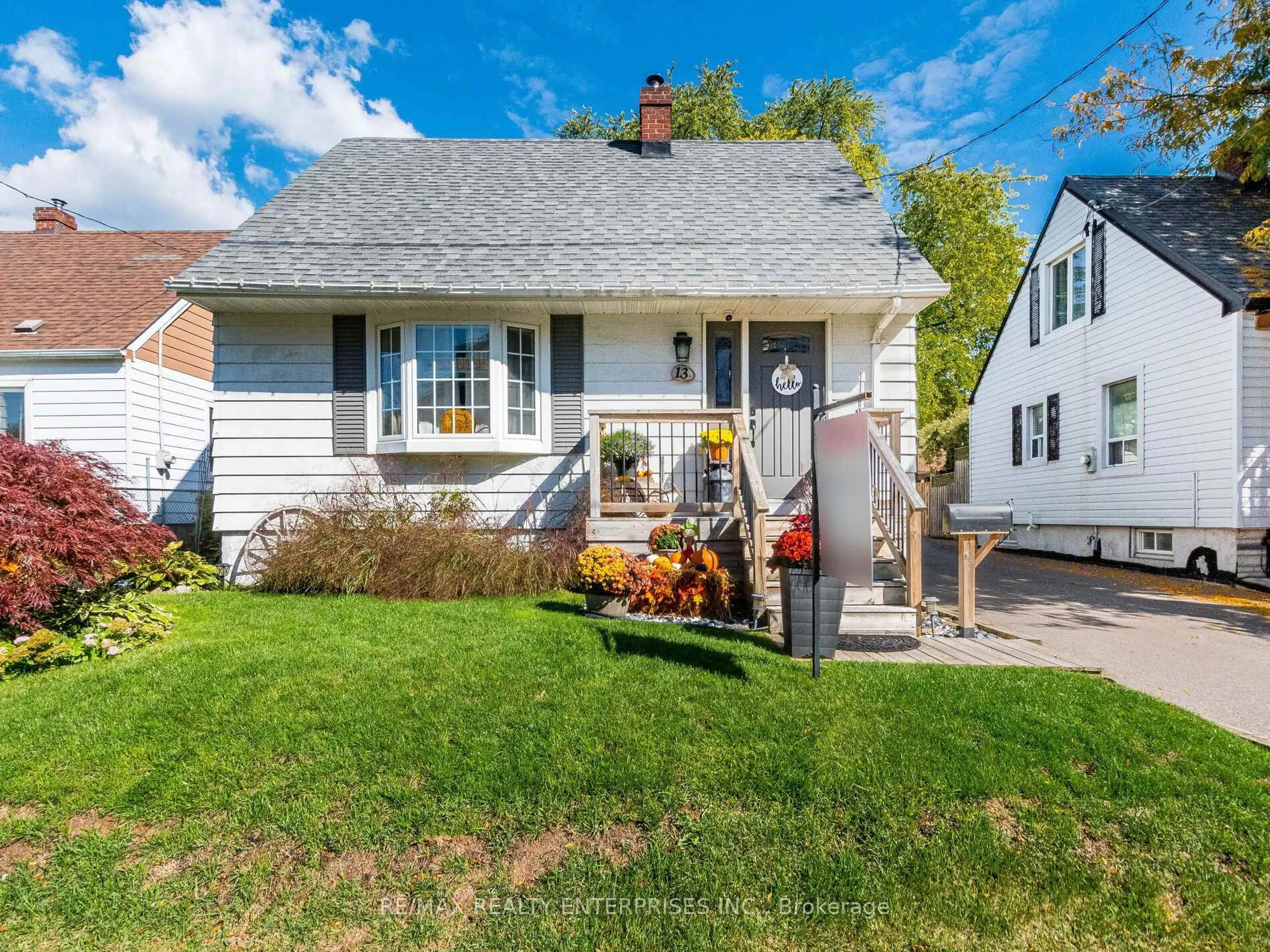 Home with vinyl exterior material, street for 13 Avon Park Dr, Toronto Ontario M8Z 3X3