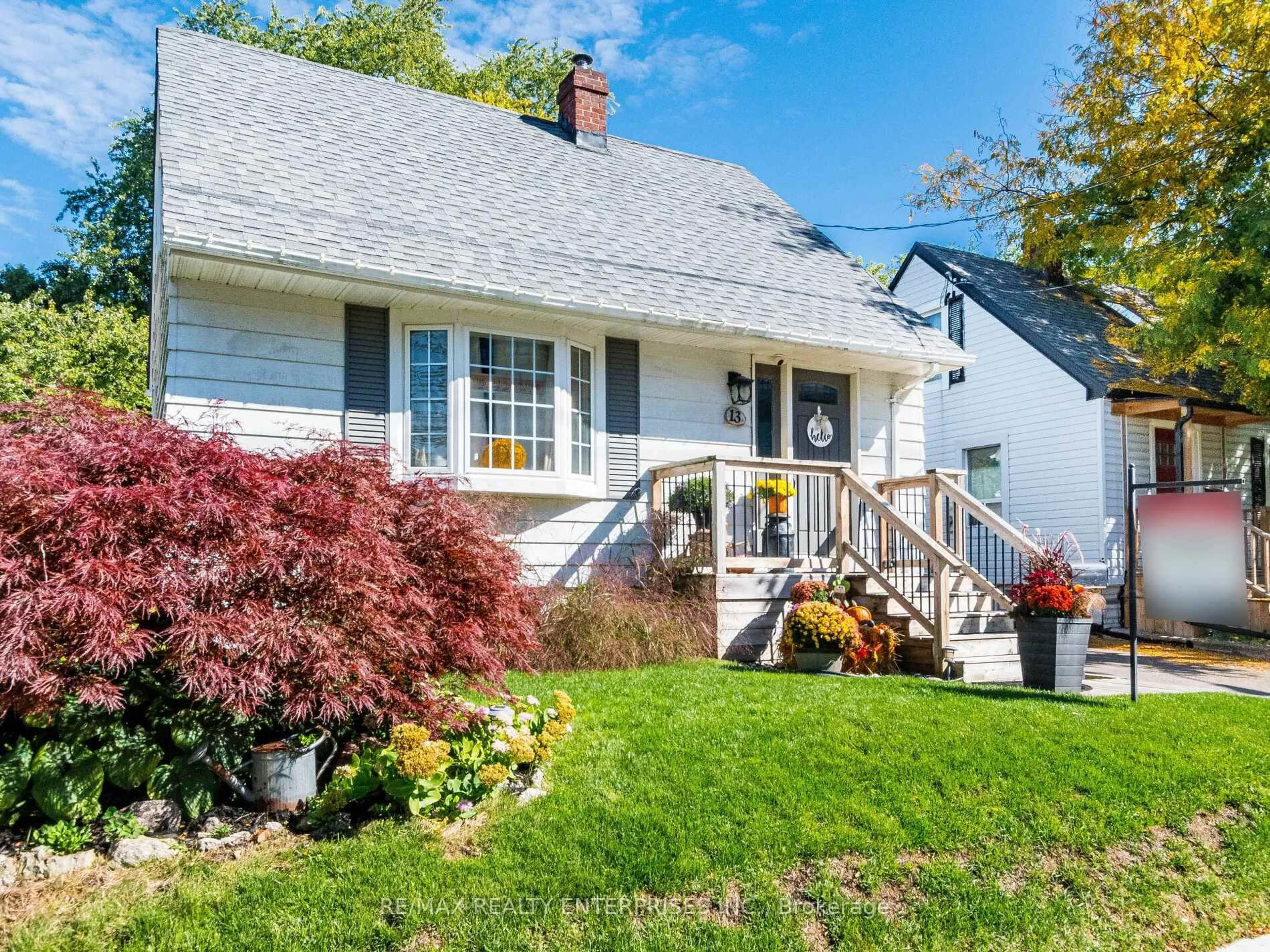 Home with vinyl exterior material, street for 13 Avon Park Dr, Toronto Ontario M8Z 3X3