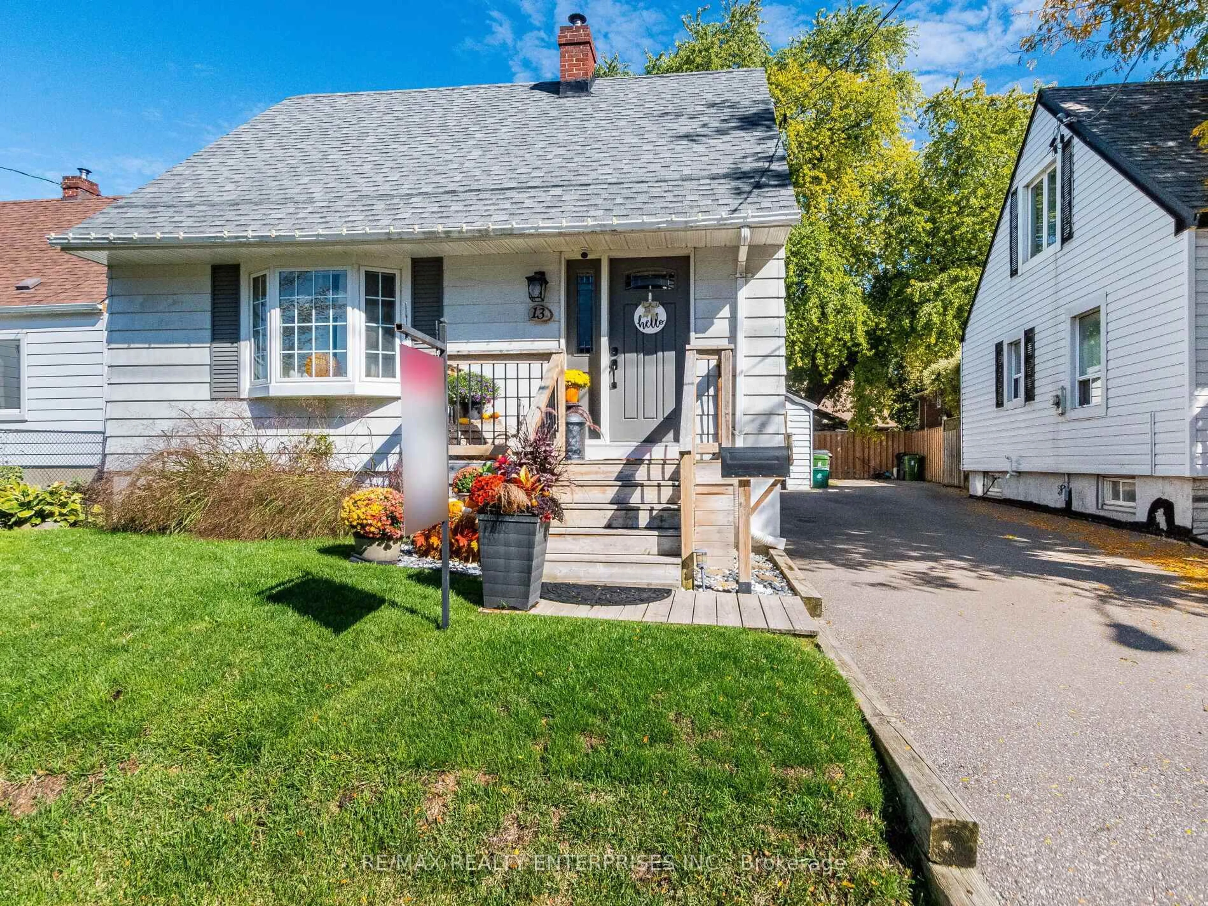 Home with vinyl exterior material, street for 13 Avon Park Dr, Toronto Ontario M8Z 3X3