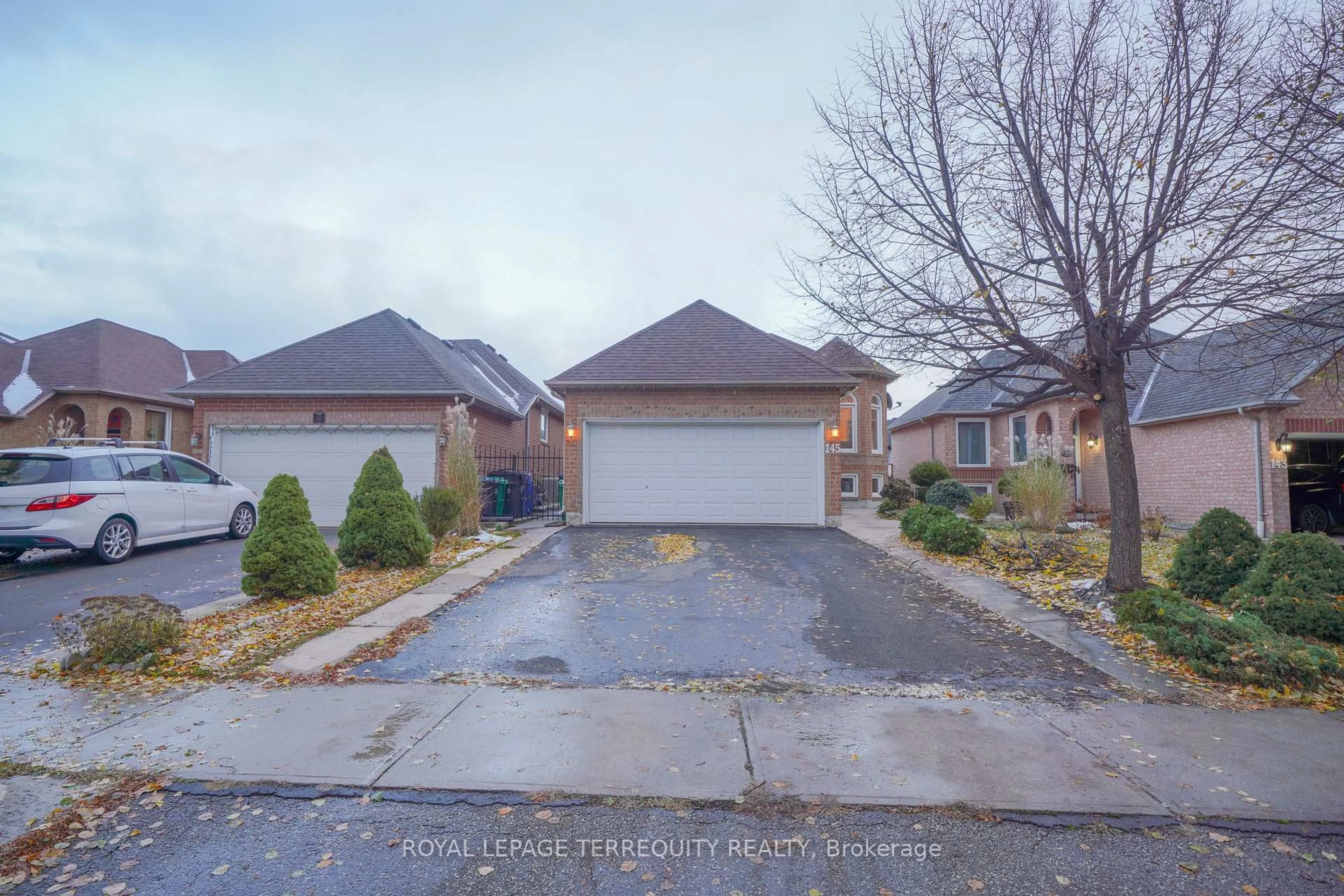 A pic from outside/outdoor area/front of a property/back of a property/a pic from drone, street for 145 Springview Dr, Brampton Ontario L6X 4K2
