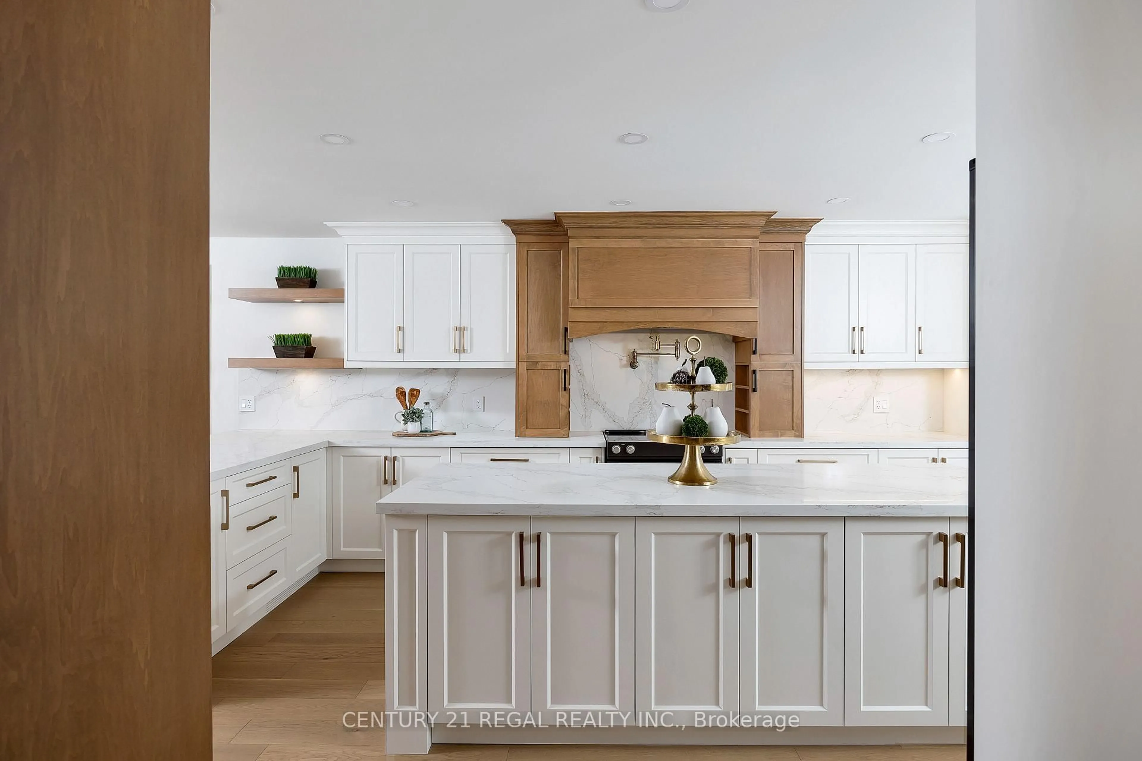 Contemporary kitchen, unknown for 5535 Cedar Springs Rd, Burlington Ontario L7P 0C2