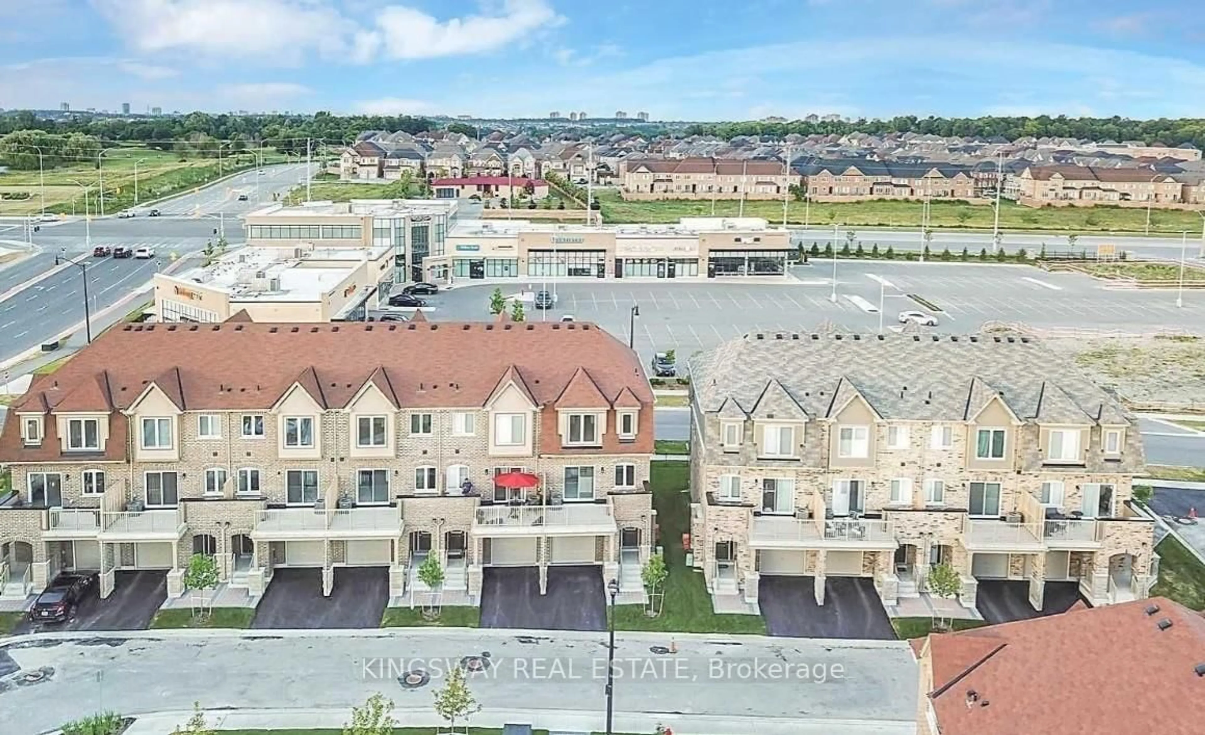 A pic from outside/outdoor area/front of a property/back of a property/a pic from drone, unknown for 50 Edinburgh Dr #41, Brampton Ontario L6Y 6A7