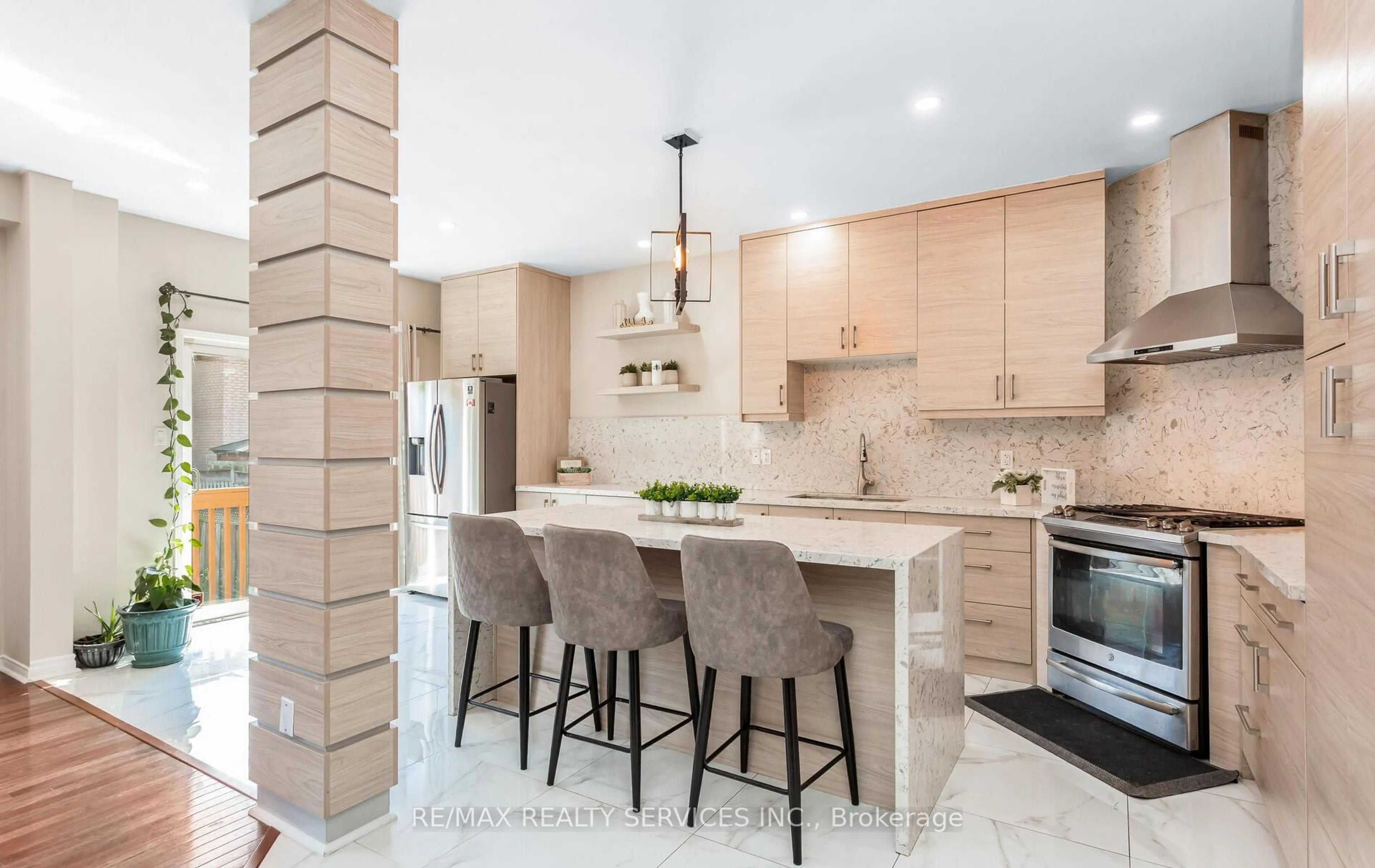 Contemporary kitchen, ceramic/tile floor for 3770 Brinwood Gate, Mississauga Ontario L5M 7H2