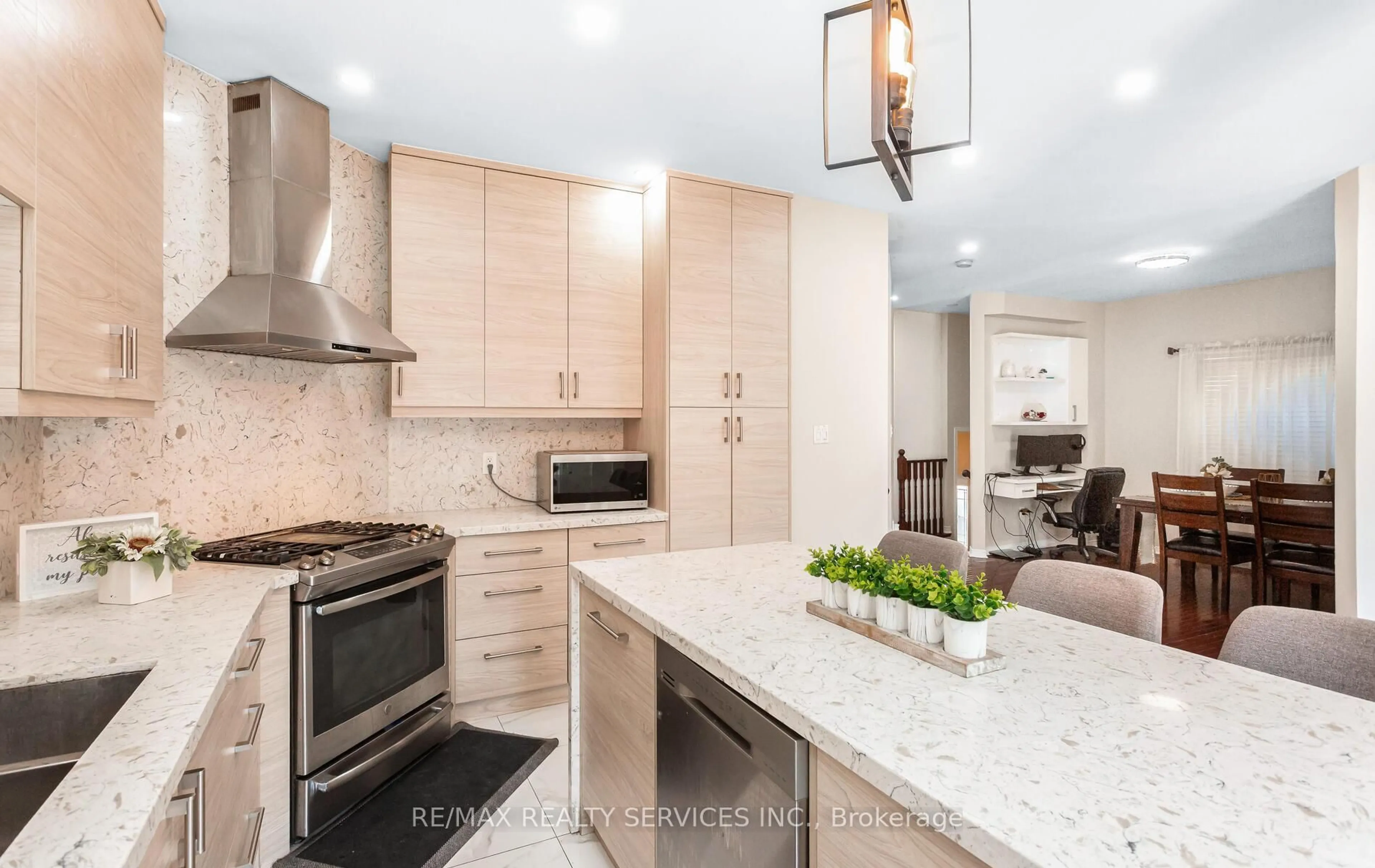 Contemporary kitchen, ceramic/tile floor for 3770 Brinwood Gate, Mississauga Ontario L5M 7H2