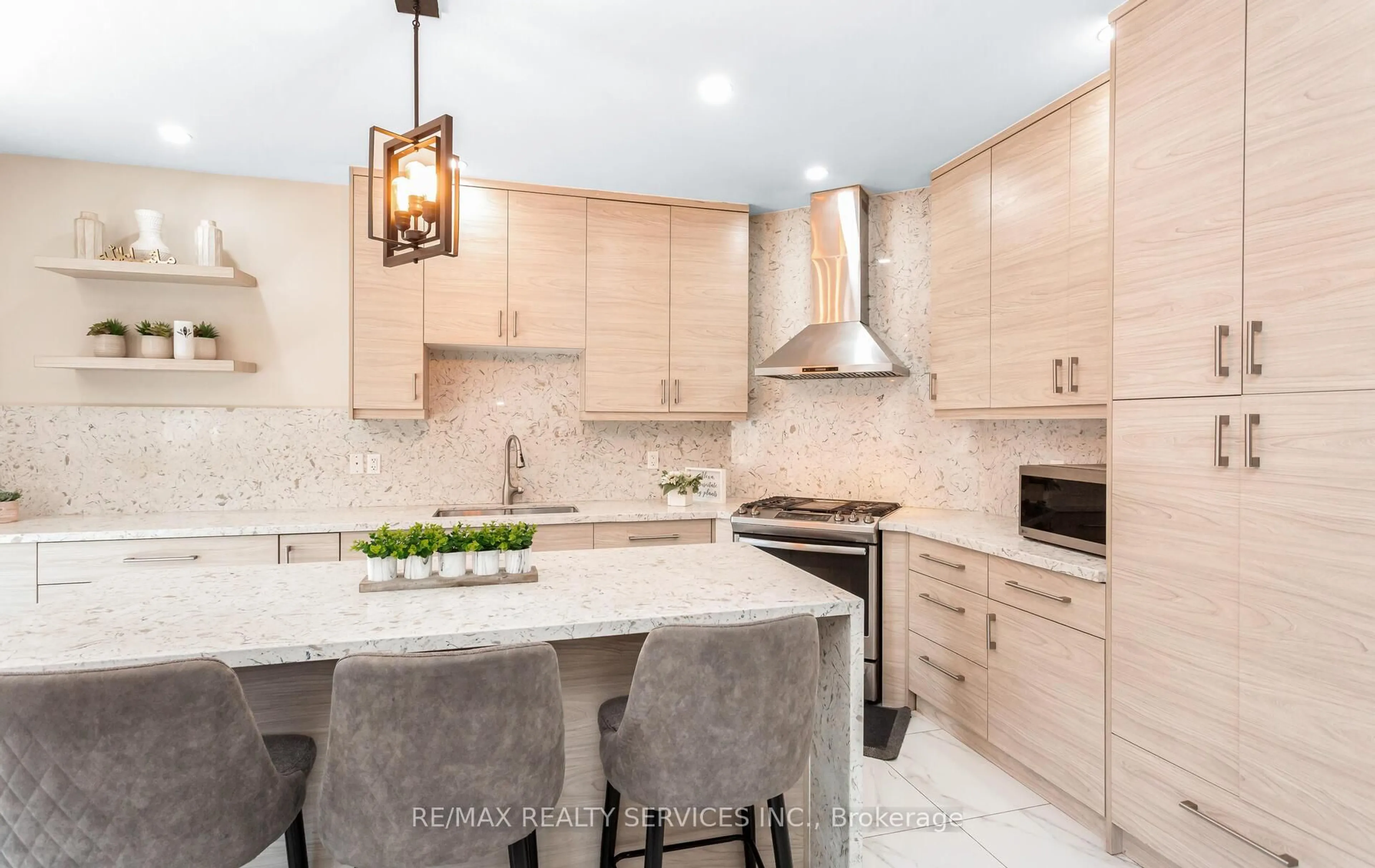 Contemporary kitchen, ceramic/tile floor for 3770 Brinwood Gate, Mississauga Ontario L5M 7H2