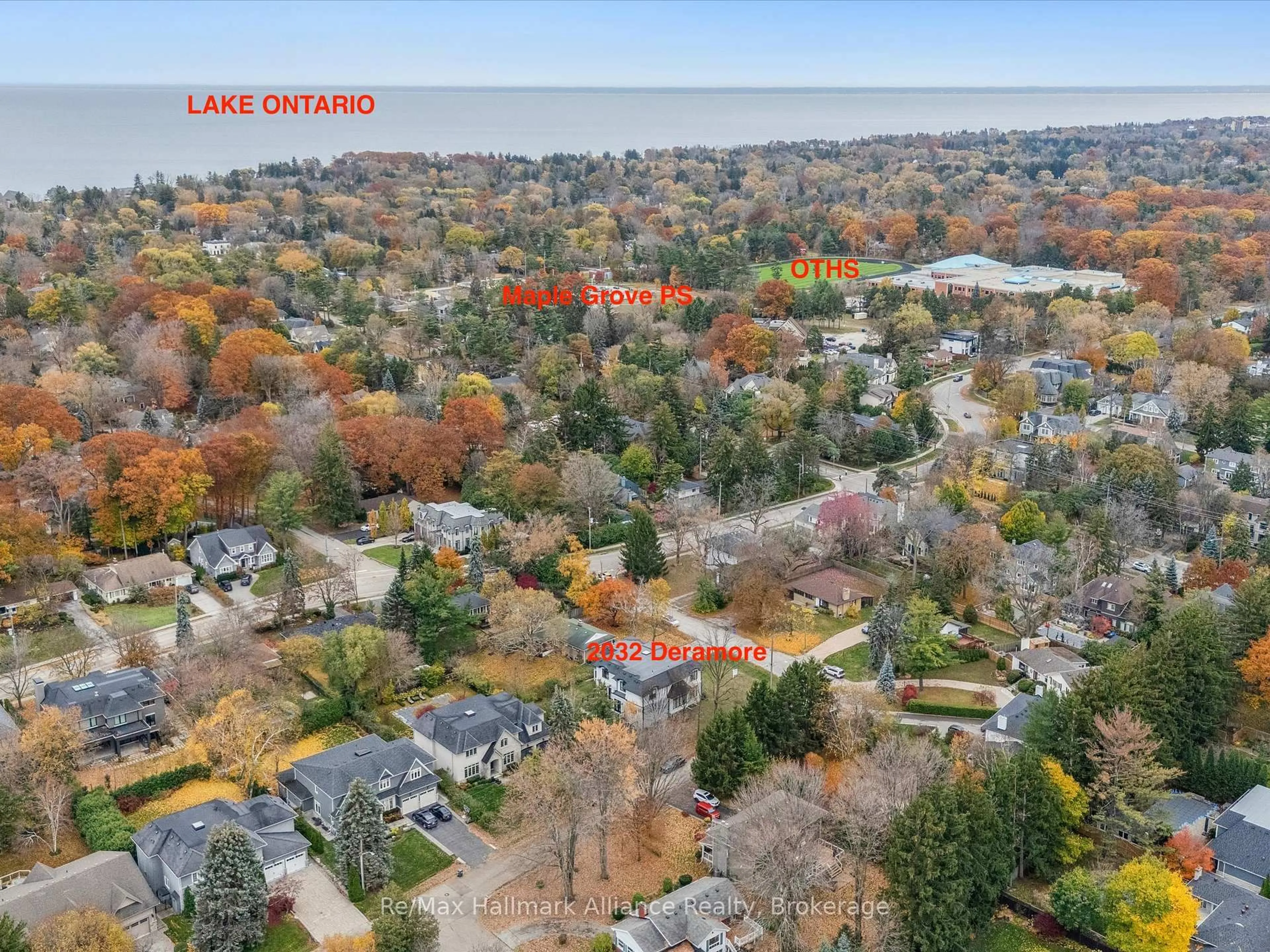 A pic from outside/outdoor area/front of a property/back of a property/a pic from drone, water/lake/river/ocean view for 2032 Deramore Dr, Oakville Ontario L6J 2P5